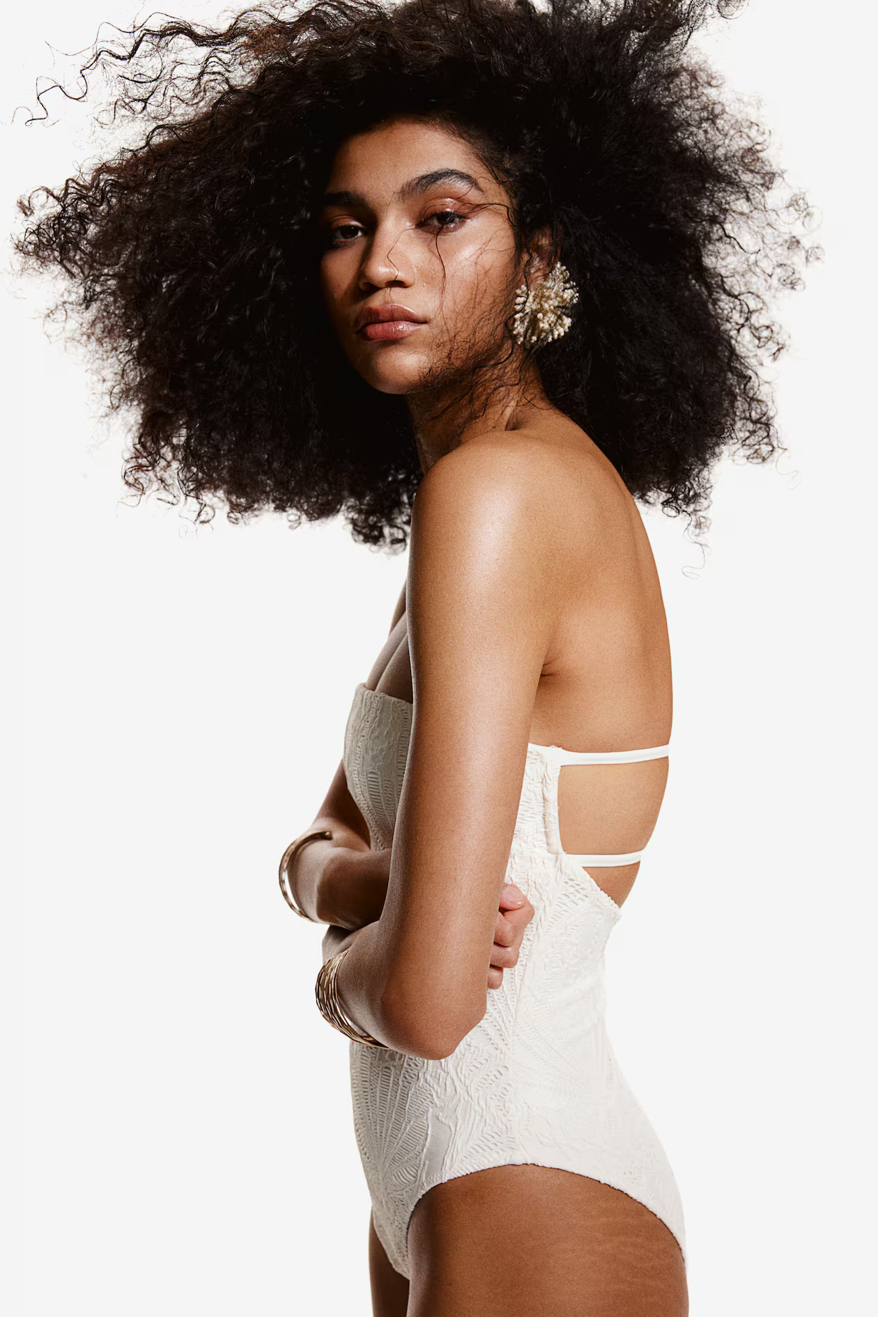 Bandeau-Badeanzug mit wattierten Cups und High Leg | H&M (DE, AT, CH, NL, FI)