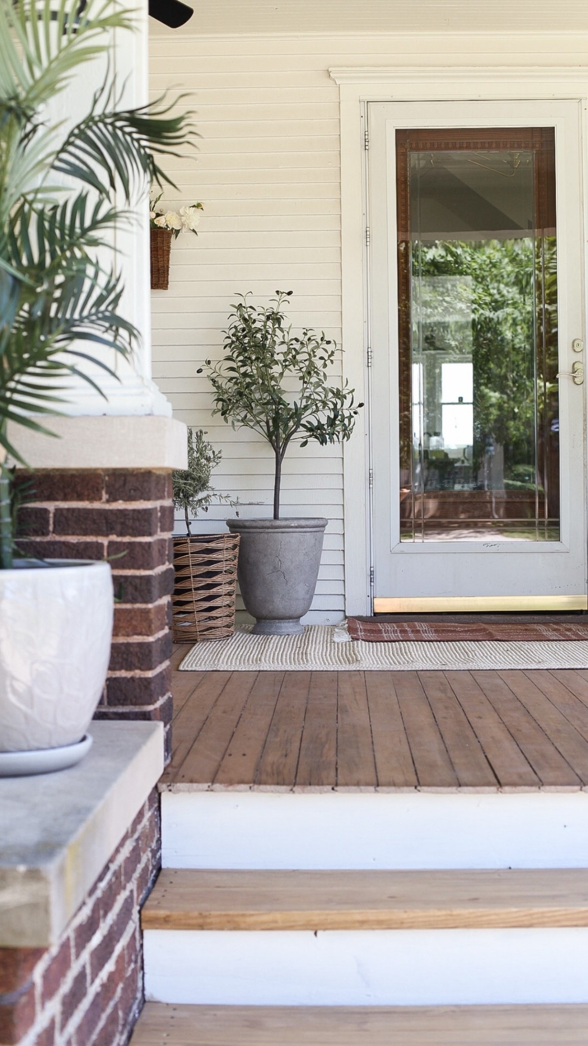 Front porch finds and favorites! 

#LTKHome