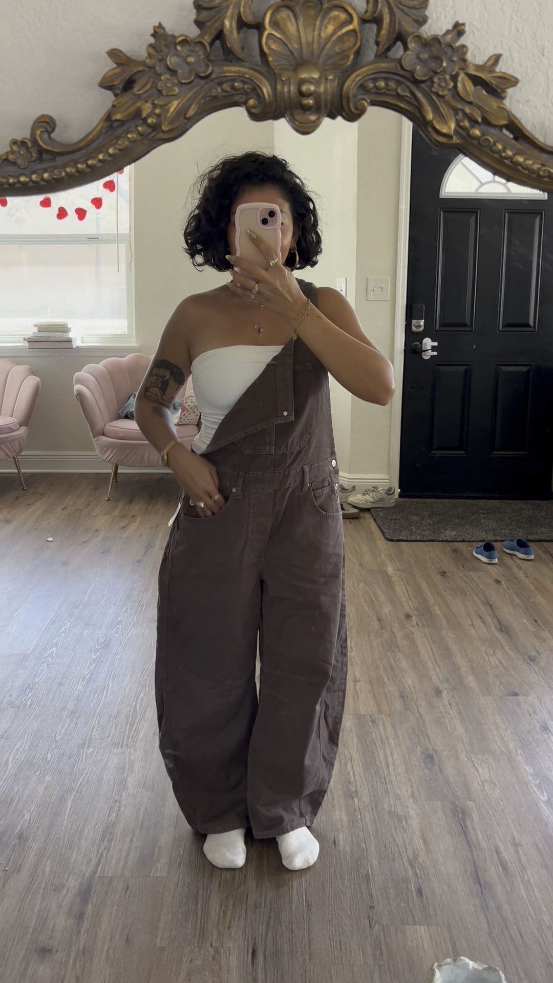 Perfect baggy overalls, wearing a S in chocolate mousse and XS in Black🤎    #baggyoveralls #barreljeans #barreloveralls

#LTKNYFW #LTKMostLoved