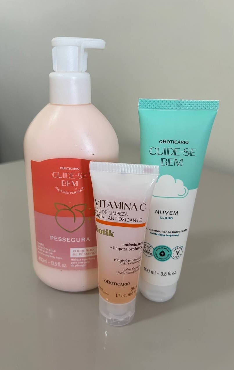 Qual produto não pode faltar na sua rotina de auto cuidado? Esses são o meu TOP 3 do momento.  O hidratante Pessegura da Boticário para o dia, o Nuvem para a noite e o Gel de Limpeza Facial com Vitamina C que deixa a pele sequinha e limpa 😍😍. E aproveitem que está rolando promo de Dia das Mães no site da Boticário ❤️

#LTKsalealert #LTKbeauty #LTKbrasil