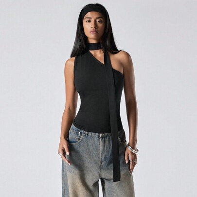 Plus Size Women Asymmetrical Neck Sleeveless Fitted Blouse, Black | SHEIN