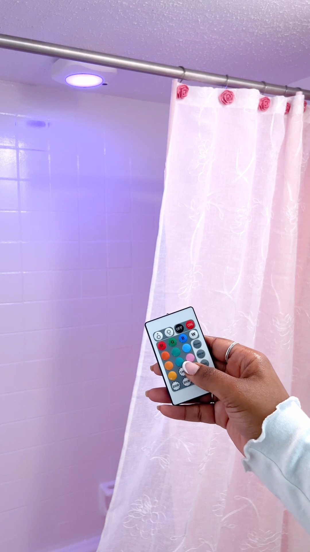 This shower light makes such a huge difference in my apartment shower 😍💕 

#LTKVideo #LTKhome