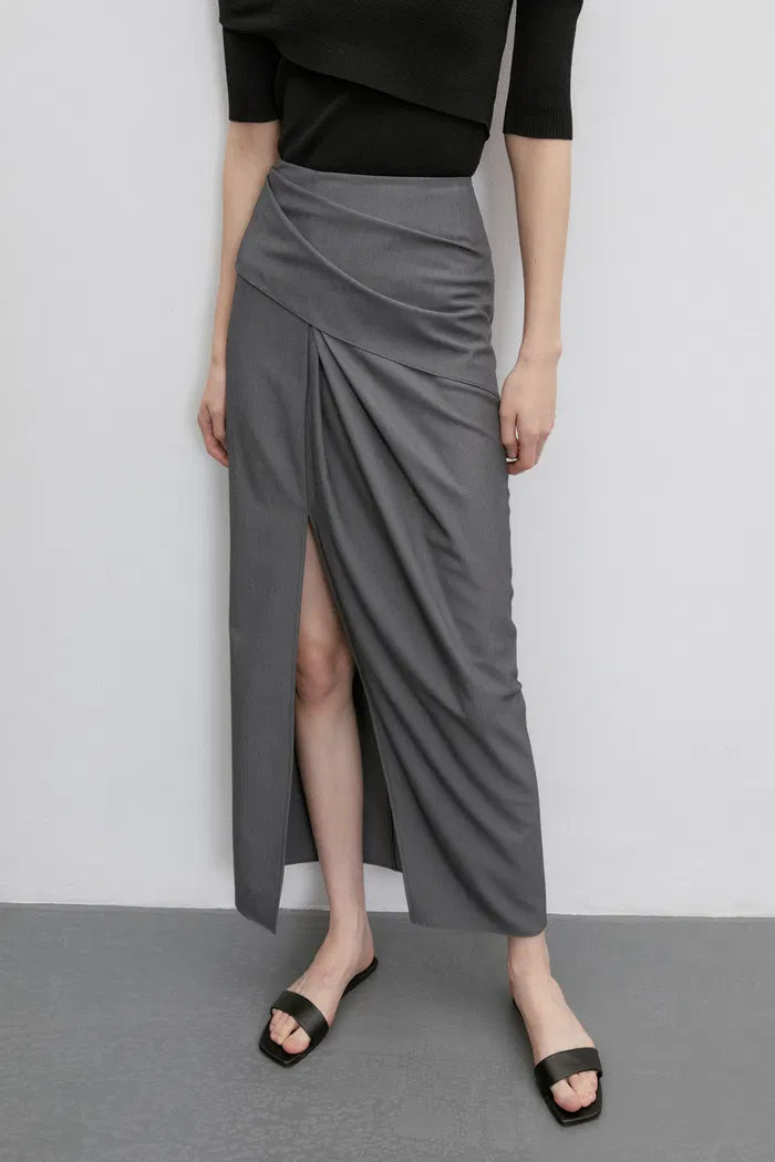 Leona Sculptural Pleated Skirt in Lightweight Suiting Fabric | Fabrique