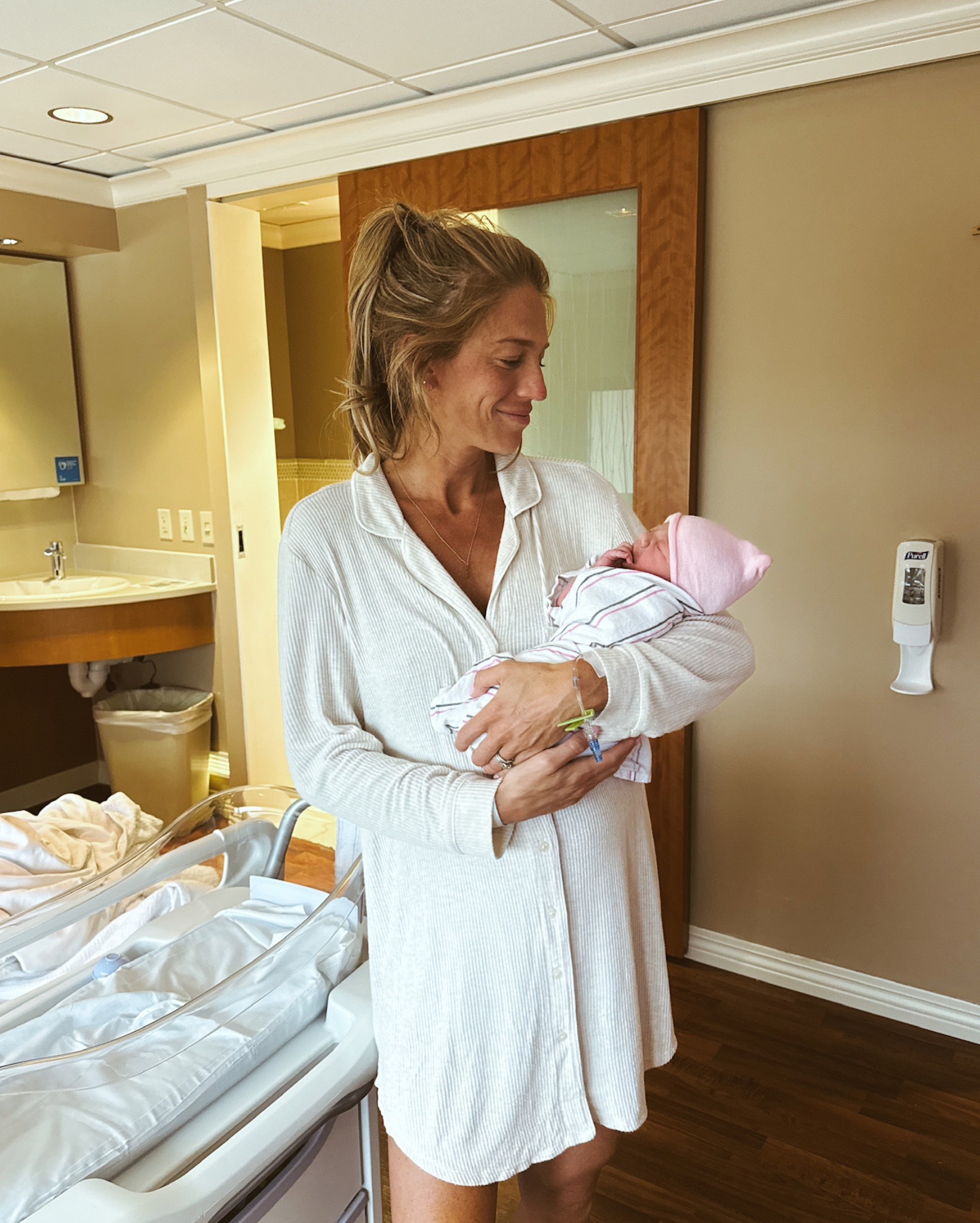 PJs I wore in the hospital 🤍 size medium! Loved the lightweight sleeves and how easily the dress unbuttoned

#LTKBaby #LTKmomlife #LTKootd