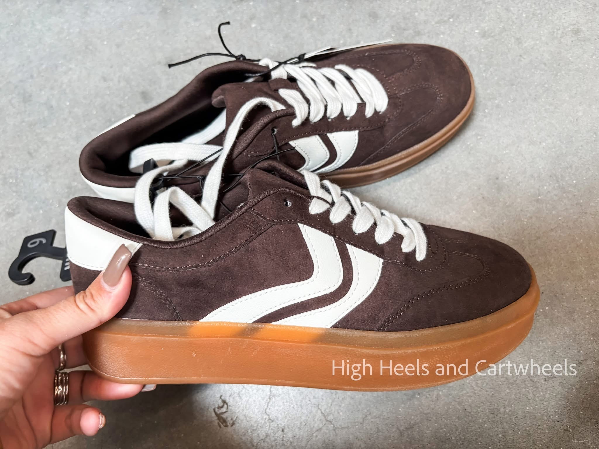 Adorable sneakers that come in more fab colors online!! 😍😍

#LTKFindsUnder50 #LTKShoeCrush