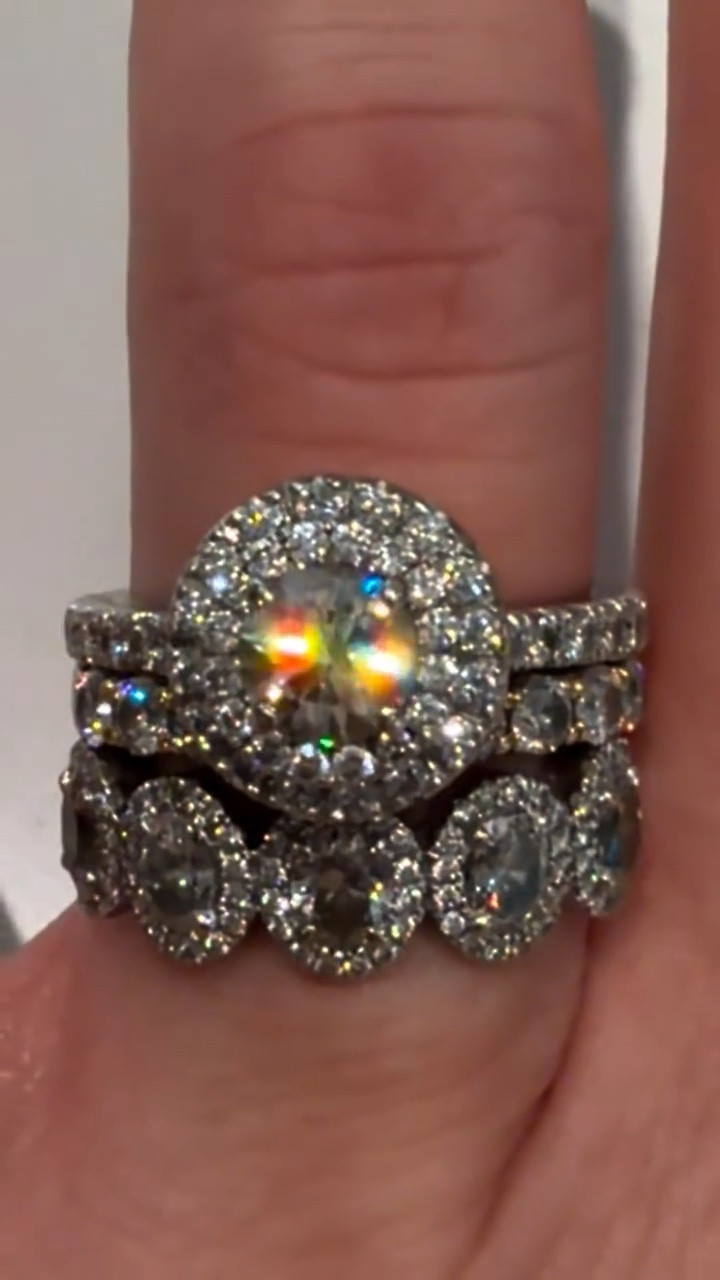 Just discovered the coolest little luxury upgrade ✨ Washing my hands and cleaning my jewelry at the same time with Shinery Jewelry Wash 💍🫧 Such a smart idea—sparkly rings, clean hands, zero extra effort. Obsessed. #Shinery #JewelryCare #LittleLuxuries #ad @shinery