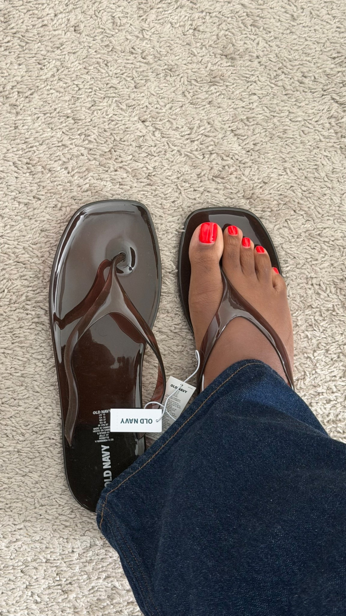 Jelly flip flops? ABSOLUTELY 😍