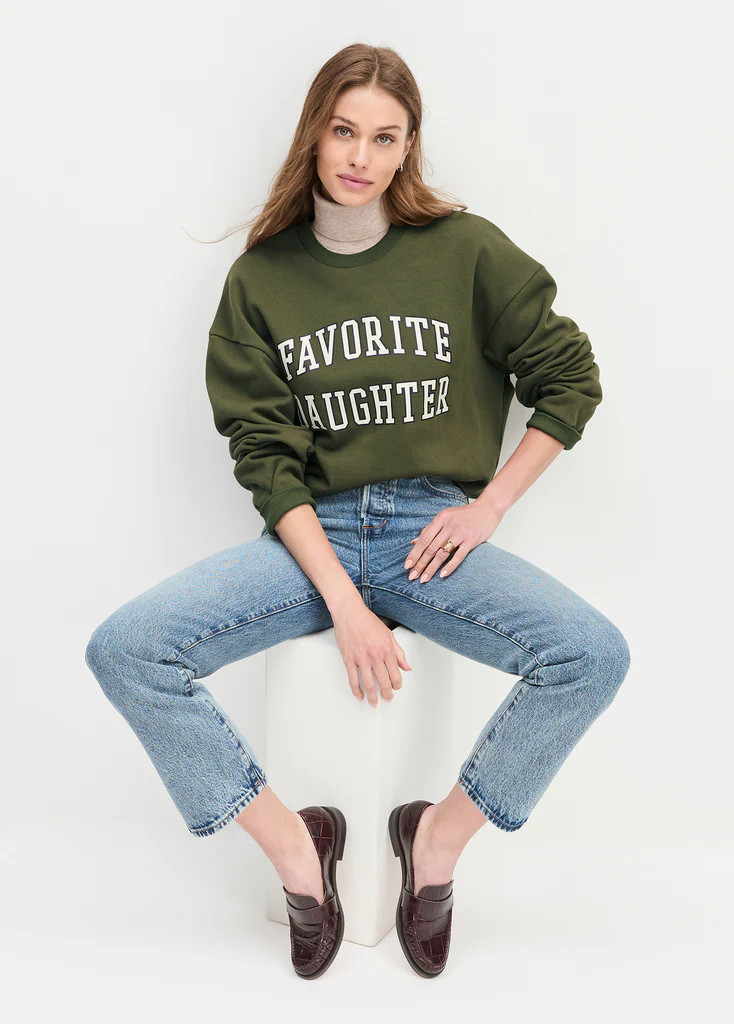 THE CROPPED COLLEGIATE SWEATSHIRT | Favorite Daughter