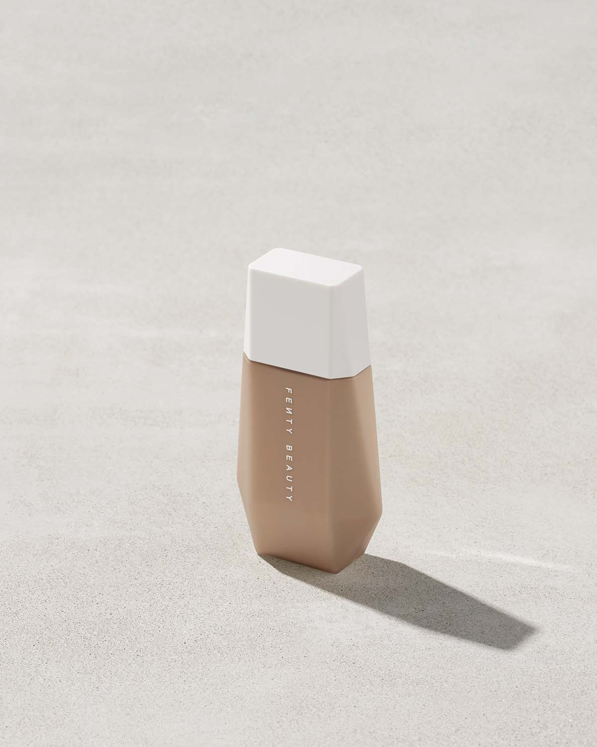 Eaze Drop Lightweight Blurring Skin Tint 11 | Fenty Beauty