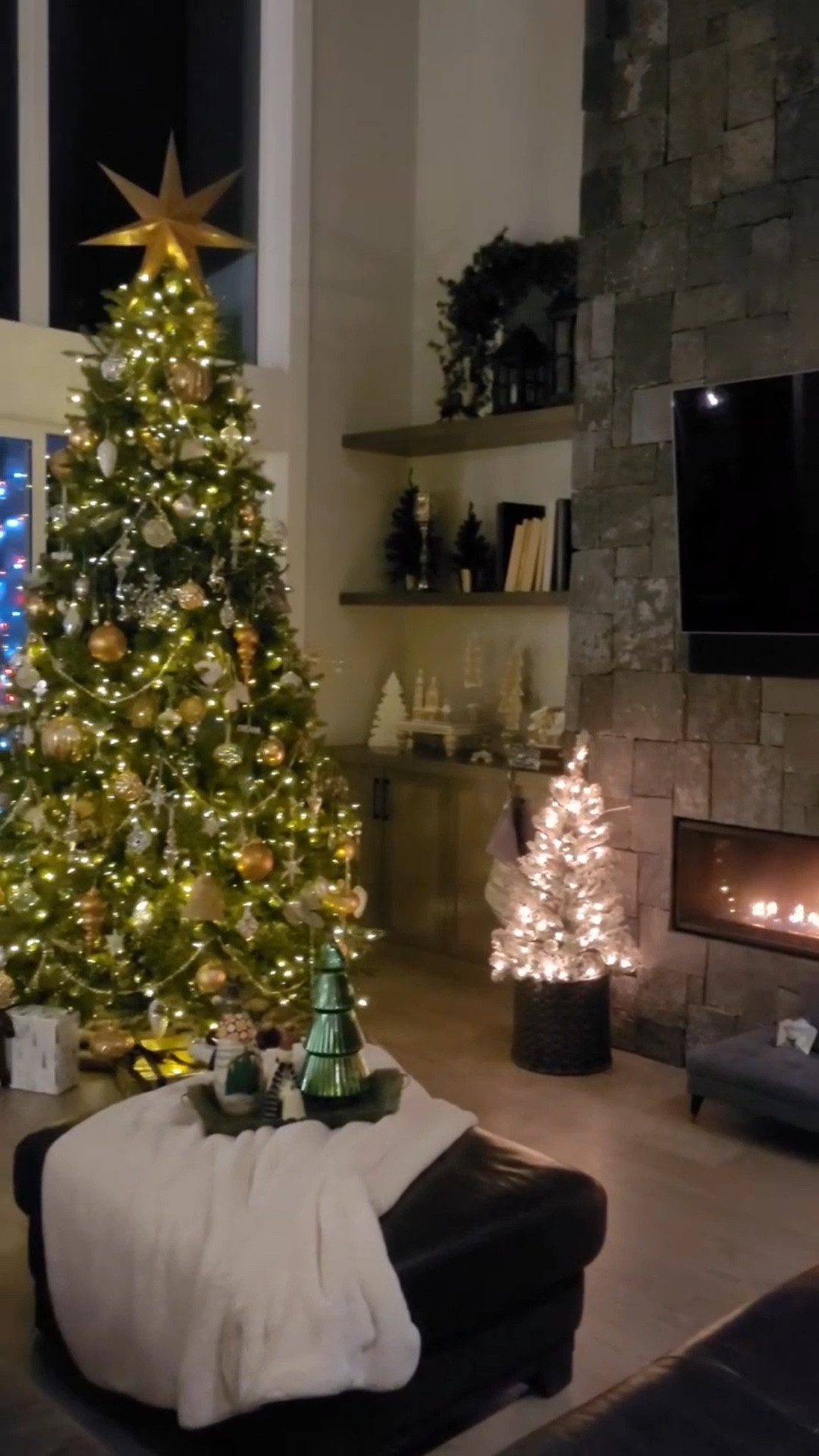 Elegant gold Christmas decor provides a relaxing atmosphere for you, your friends and family to wind down in. A little shine, a little softness and lots of favourite pieces.



Elegant Christmas decor / Luxury Christmas decor / Gold Christmas / 

#LTKHome #LTKSeasonal #LTKHoliday