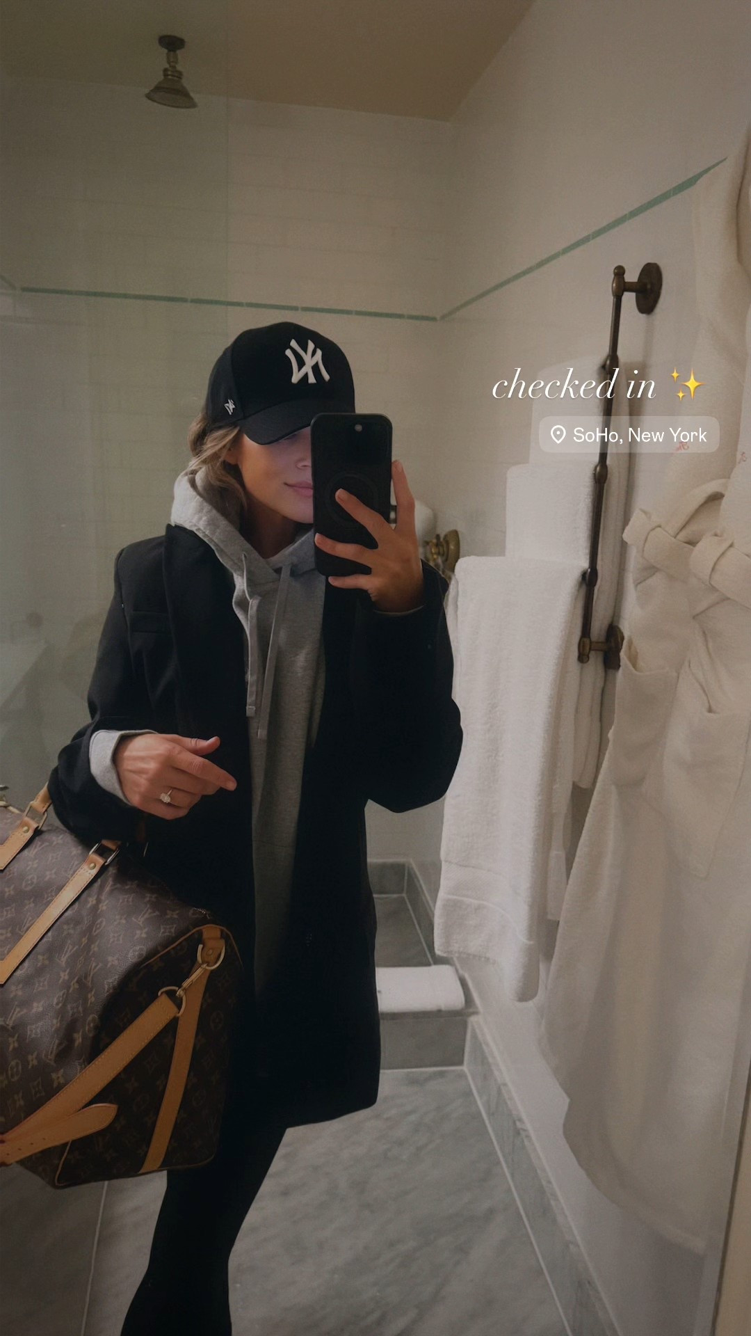 Travel style 
Airport style 

#LTKTravel #LTKActive #LTKSeasonal