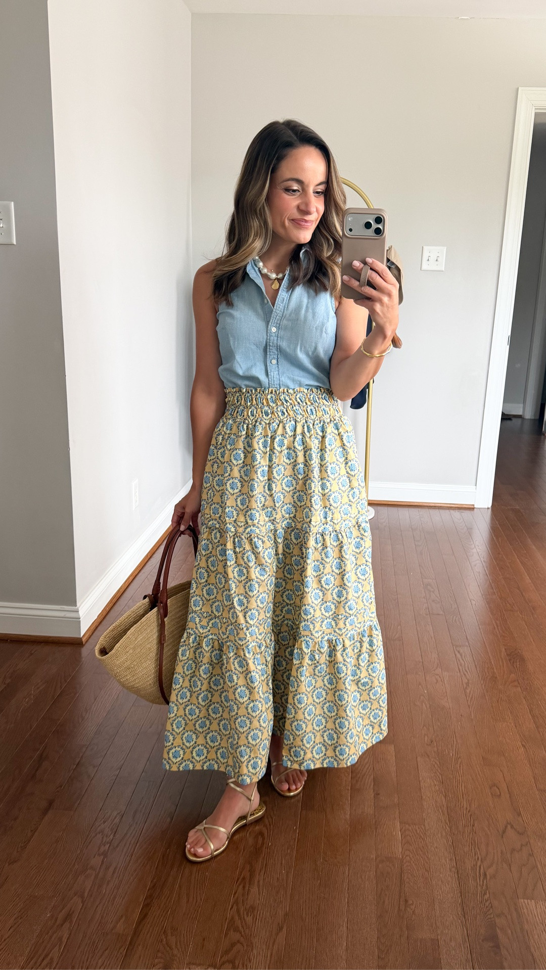 Petite-friendly summer skirts! 

Skirt (Anthropologie): petite xxs 
Top (J.Crew Factory): xxs