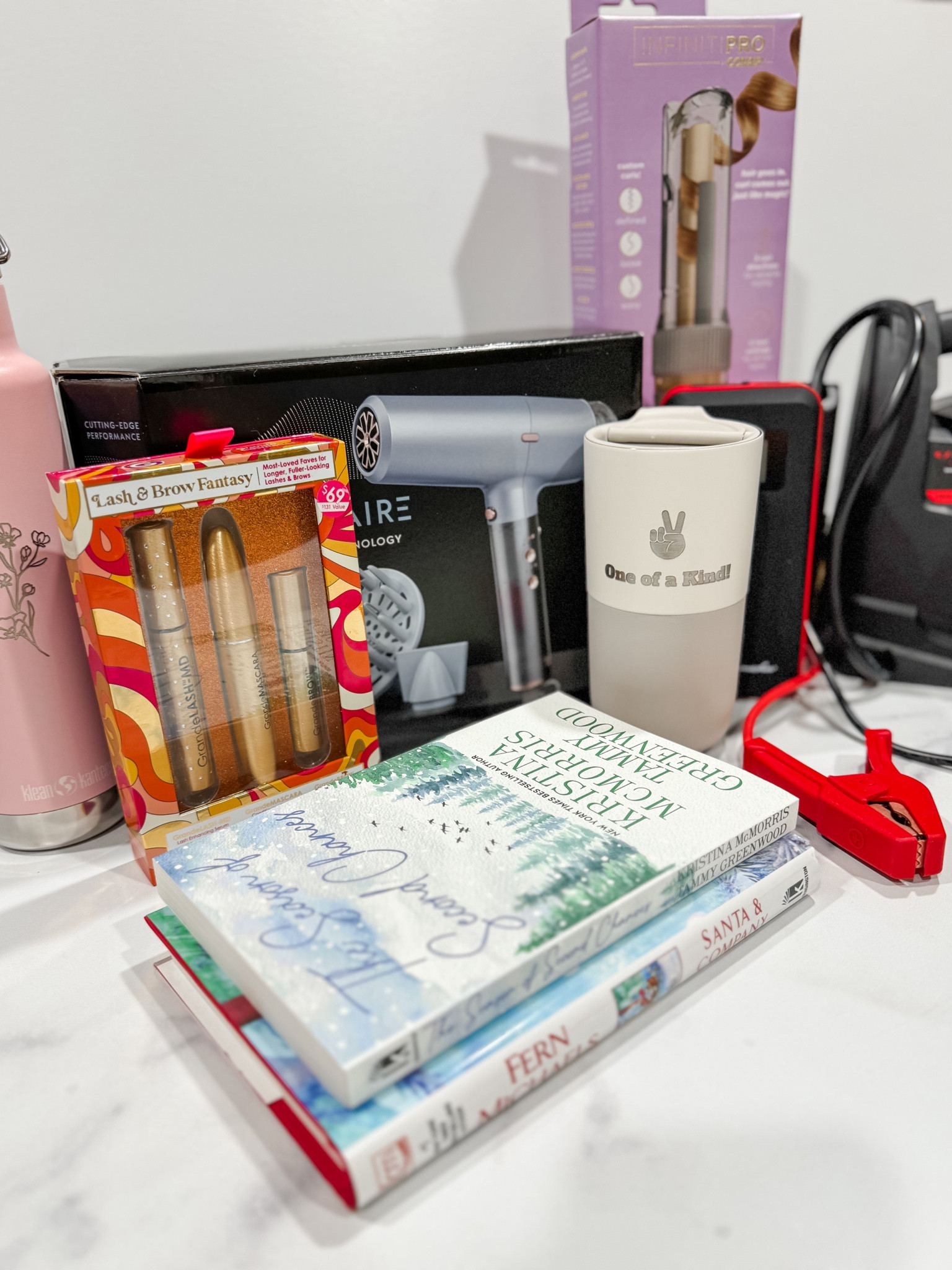 🎁🎄 GIFT GUIDE FOR HER 🎄🎁 I've partnered with BabbleBoxx to unwrap some incredible gift ideas for this holiday season! With something for everyone (including YOU), this gift guide is a great launching point for all of your holiday shopping.

#LTKHoliday #LTKGiftGuide #LTKCyberWeek