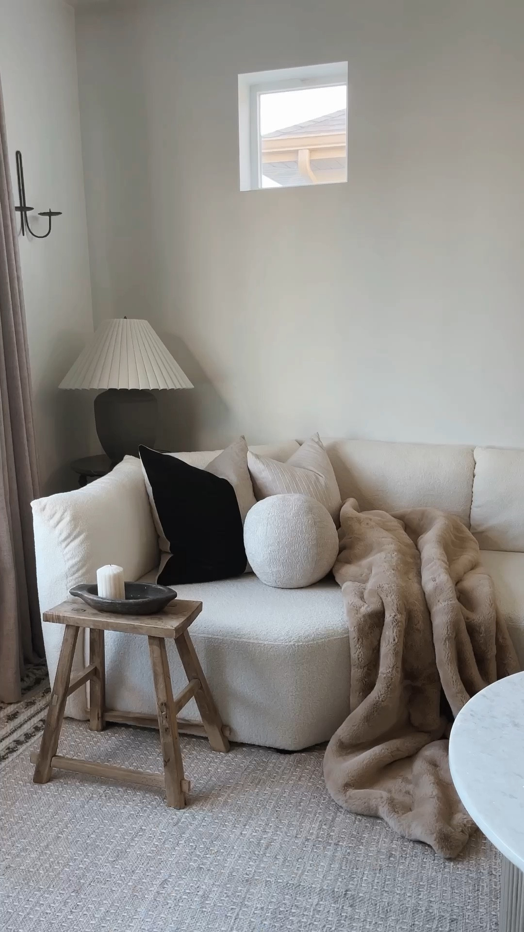 The coziest waterproof/windproof indoor/outdoor faux fur blanket around! 🤍✨





#home #decor #blanket #throw #bedding #neutral #amazon #luxury #livingroom #giftsforhim #seasonal #fall #winter 

#LTKSeasonal #LTKGiftGuide #LTKHome