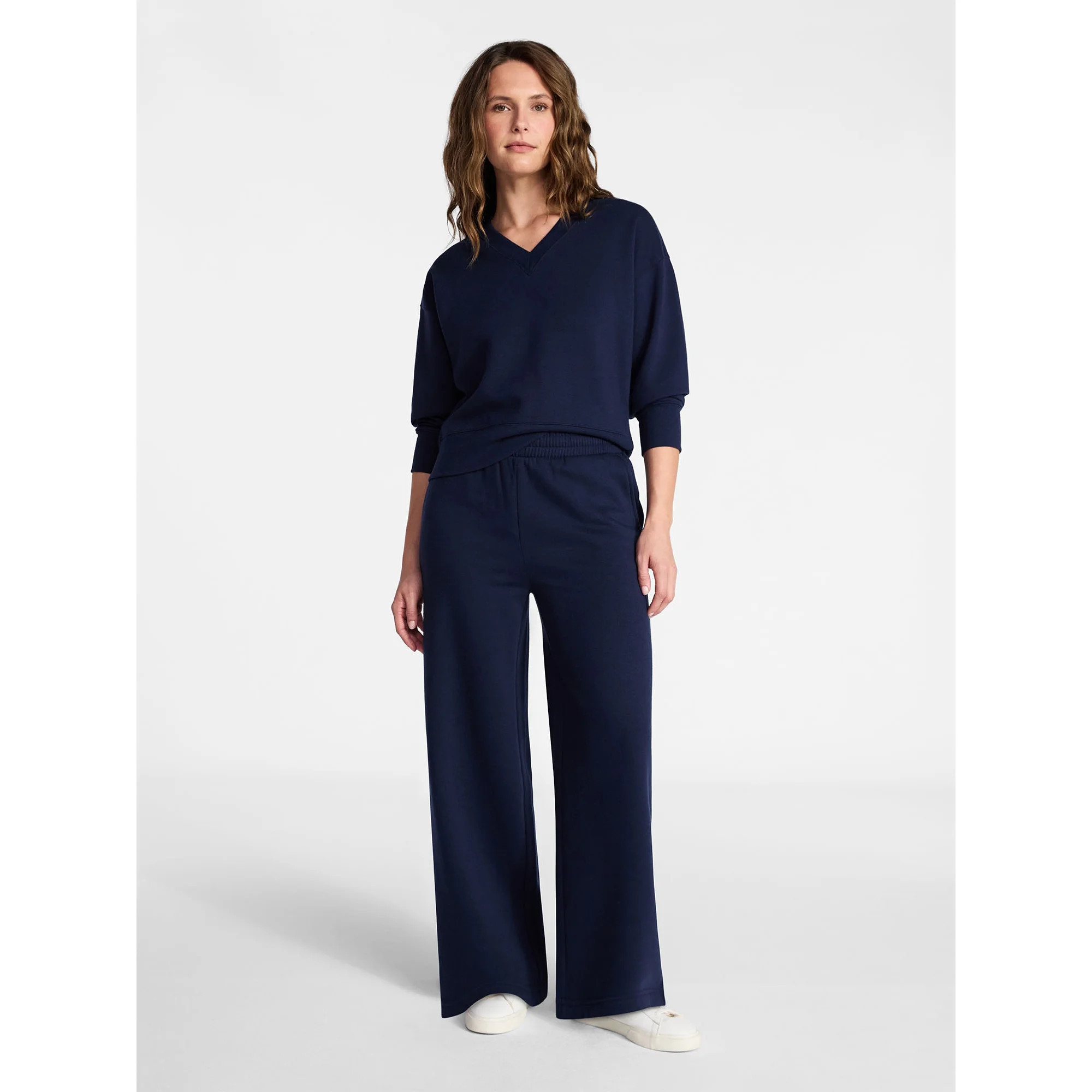 Time and Tru Women's and Women's Plus V-Neck Sweatshirt and Pants Set, 2-Piece, Sizes XS-4X | Walmart (US)