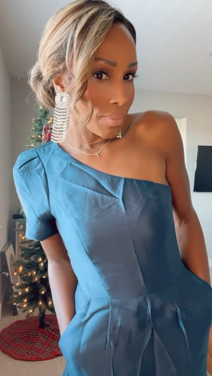 This just might be my favorite jumpsuit!! #lulusambassador I’ve been loving silver lately and these silver heels with the silver rhinestone earrings definitely completed the look✨

🎵 - Frizz Oli - Oh Them Bells- courtesy of epidemic sound

I try on haul I style inspiration | unboxing | GRWM | date night I trending I style inspo | fashion trends | fall fashion | fashion finds | need I want | haul | outfit inspiration | fashion inspo

#lulus #datenight #datenightlook #grwm #ootd #leatherskirt #ltkfashion #ltkstyletip #ltkholidaystyle #ltkstyleinspo #ltkstyle

#LTKfindsunder100 #LTKHoliday #LTKparties