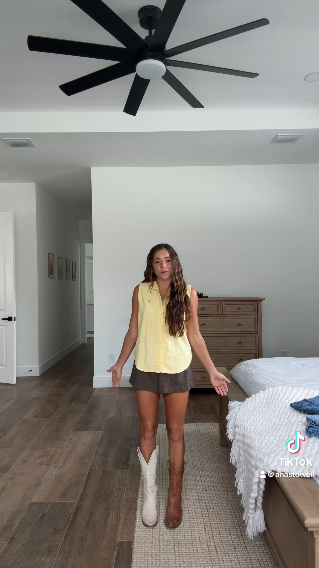 Styling this thrifted yellow top 🤍

#LTKSeasonal #LTKVideo #LTKCon