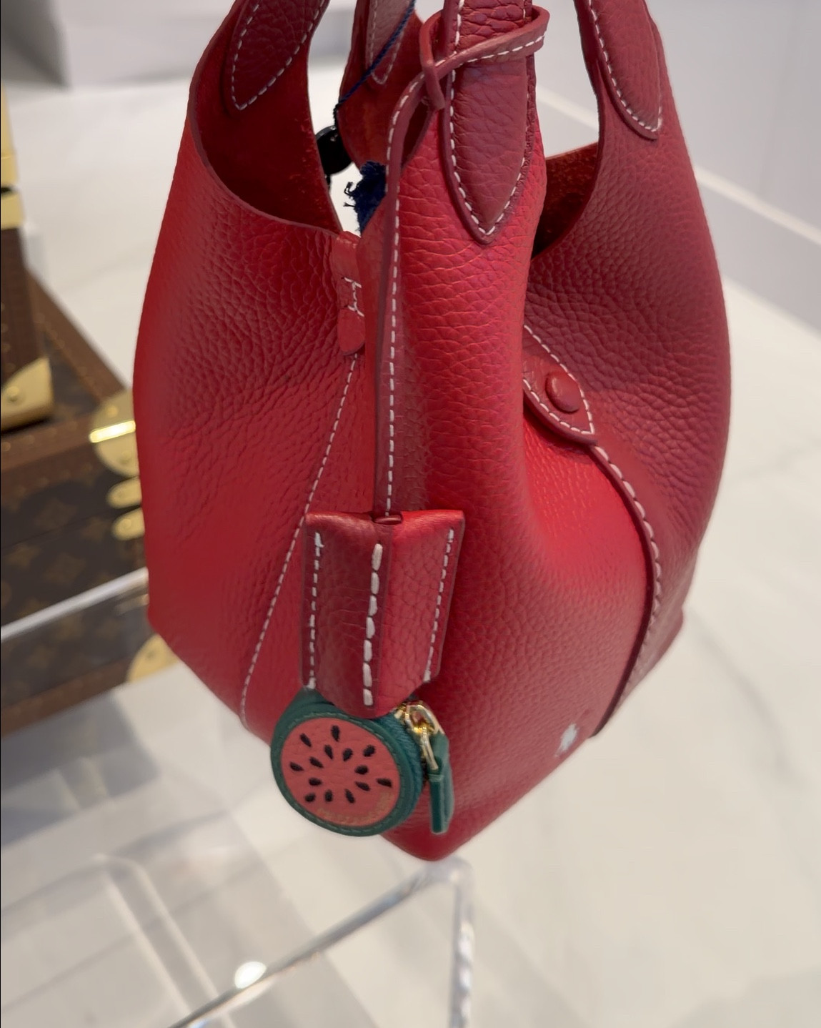 How cute are these bucket bags from Polo by Ralph Lauren. Adding a pop of color with these playful mini bags never look so chic. Available in Many Colors and also they come with removable strap for a crossbody option.


#LTKMothersDay #LTKSeasonal