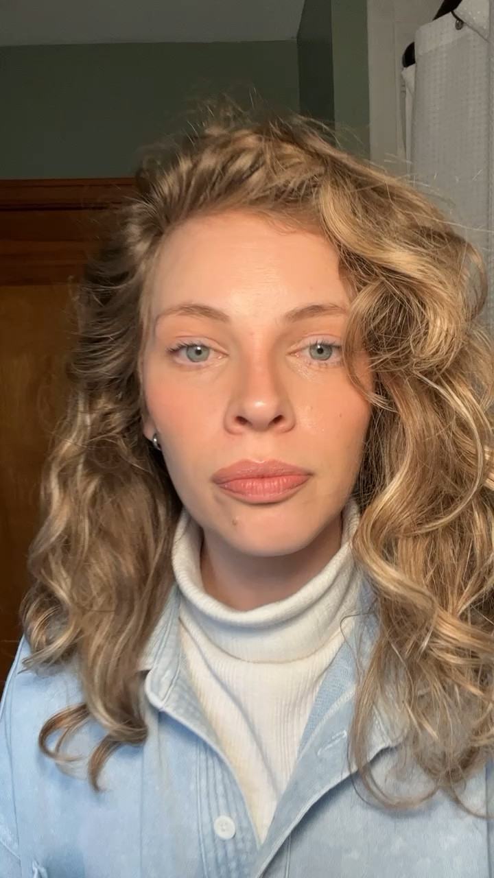 THE BEST CLAW CLIPS EVER 😍

I absolutely LOVE these from Teleties! They do not break and keep your hair PUT! I where my hair in a claw clip like 6 out of 7 days of the week 🤣 keeps my curls curling and so easy to throw up! I personally prefer the medium size. My hair is fine but I have a lot of it and the medium is best for me. I can use the large but doesn’t stay in as well! If you have a lot more hair or thicker hair, you might want the large. And if you feel you have more fine hair and less, go for the small! 🫶