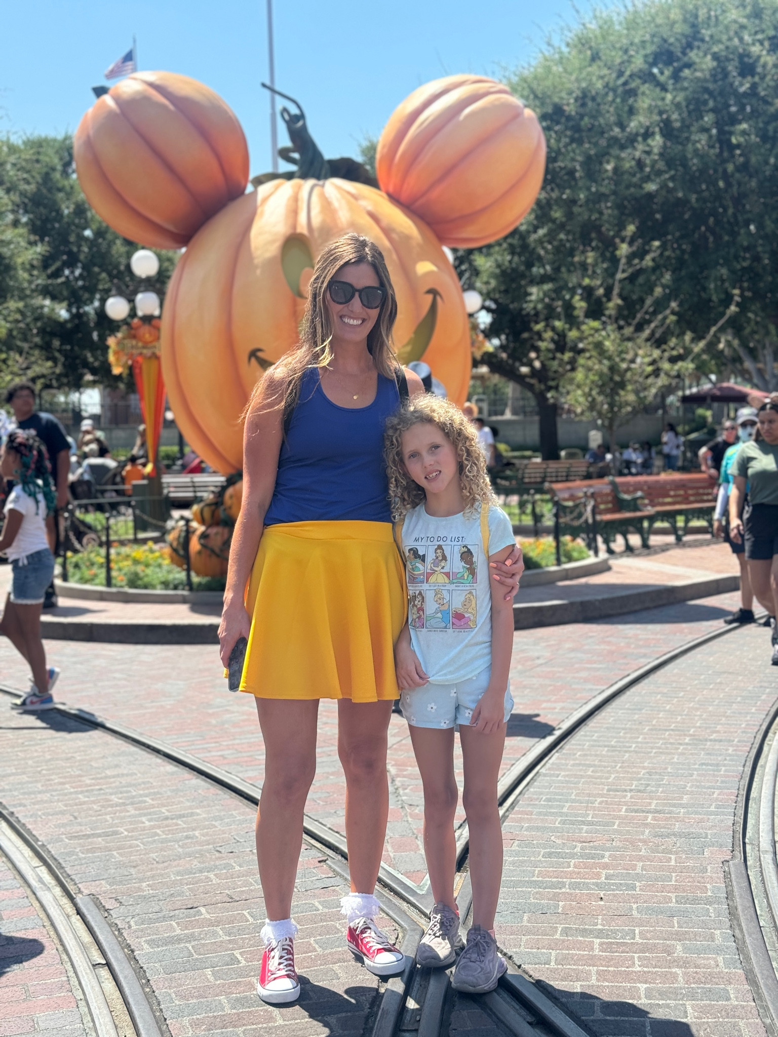 Disneyland outfit ideas for Disney bounding as Snow White


#disneymom #disneymoms #disneyoutfit 

women teenage girl Disneyland outfit women teenage girl Trendy t shirt athletic skirt outfit Shoes tennis shoes casual sambas adidas active comfortable Mickey ears magic kingdom outfit Epcot outfit Hollywood studios
Mickey bounding Disney bounding, festive athletic outfit, mvmcp,


#LTKFindsUnder50 #LTKFamily #LTKStyleTip