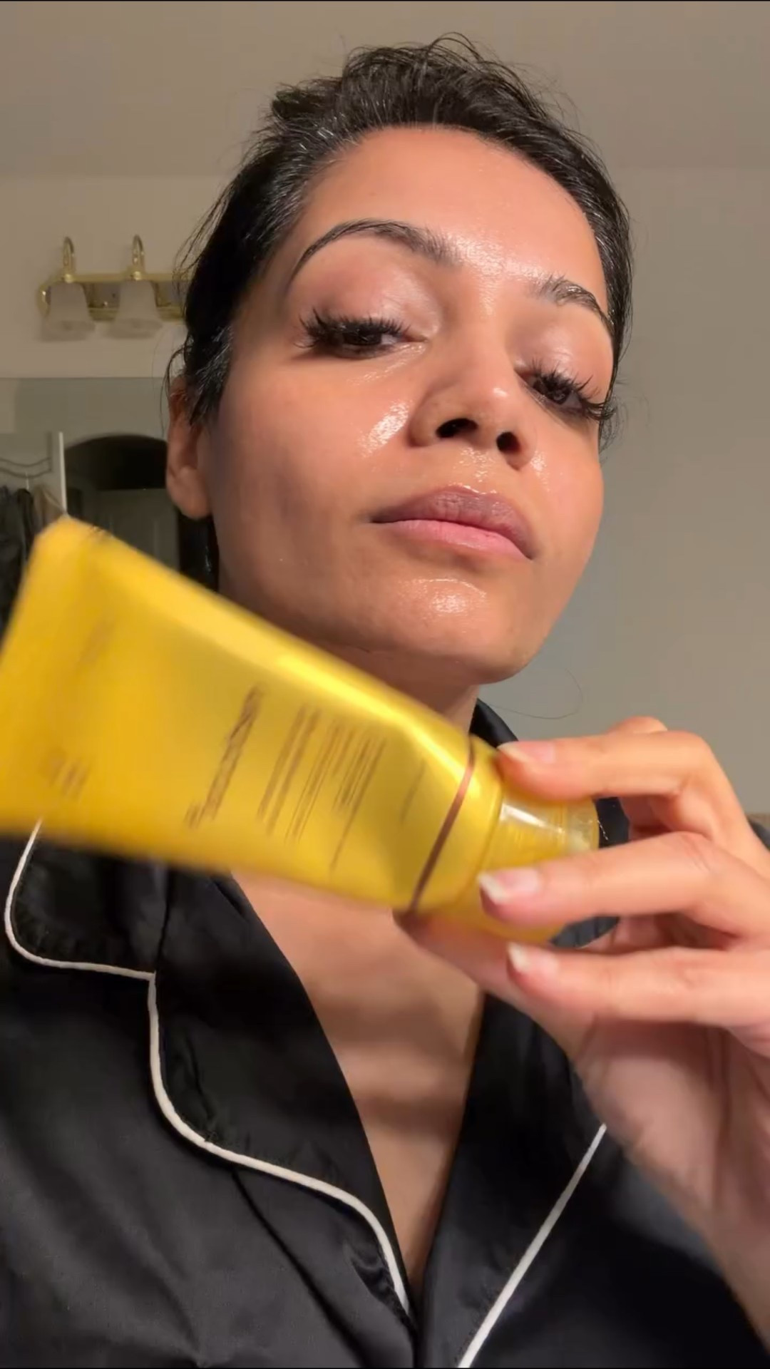 The @medicube_global_official Kojic Acid Tumeric Night Wrapping Mask. With Vit C, retinol with the Kojic Acid to treat the dullness and the tumeric and collagen to nourish and revitalize the skin overnight.

Part of my selfcare routine I use it once or twice a week. 
After cleansing apply evenly over the face wait 15min and go to bed. 
Comment WRAP to get it straight to your inbox. Happy Skin!