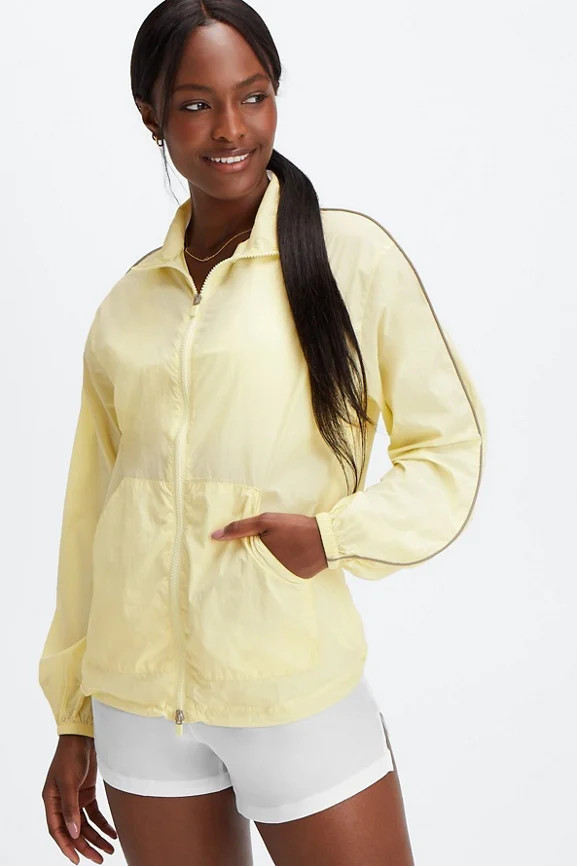 Oversized Flyweight Windbreaker | Fabletics - North America