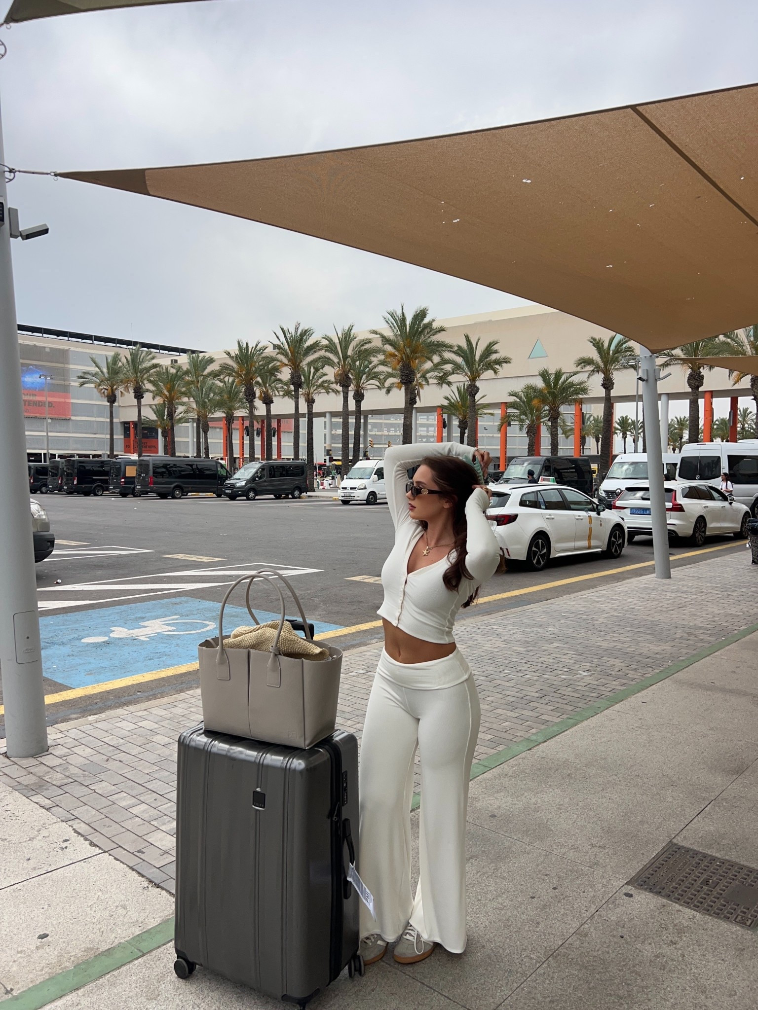 The most perfect airport outfit ever it’s so comfty and I’ve had so many comploments I wear xs Petite 

#LTKuk #LTKtravel #LTKsummer