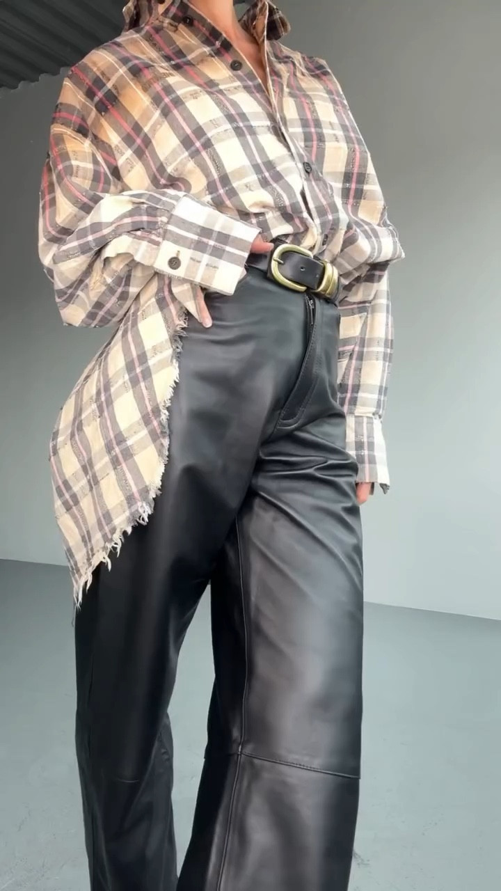 Simple outfit. Strong pieces. Oversized plaid shirt. Leather pants. Pointy heels for that extra stretch. Nothing tight, nothing fussy. Just bold pieces with room to move.

I’d been hunting for a plaid shirt that felt elevated and this one just nailed it. The weight, the structure, the colors... it wears almost like outerwear.

It’s seasonless and it’s staying in rotation for the long haul. I can wear it with leggings, jeans, pencil skirts, leather trousers... it just works across the board. Throw on a coat or a blazer and it still holds everything together.

This is one of those pieces I come back to again and again. Because that’s how I build my wardrobe. It has to work more than one way.

Comment LINK for the shirt. 

Plaid shirt @theattico via @mytheresa.com 
Belt @bymalenebirger 
Hoops @the.ysso 
Sunnies @bykarenwazen 

#howtowearit #theattico #plaidshirt #everydaystyle #leatherpants #ootd #over40 #mytheresa