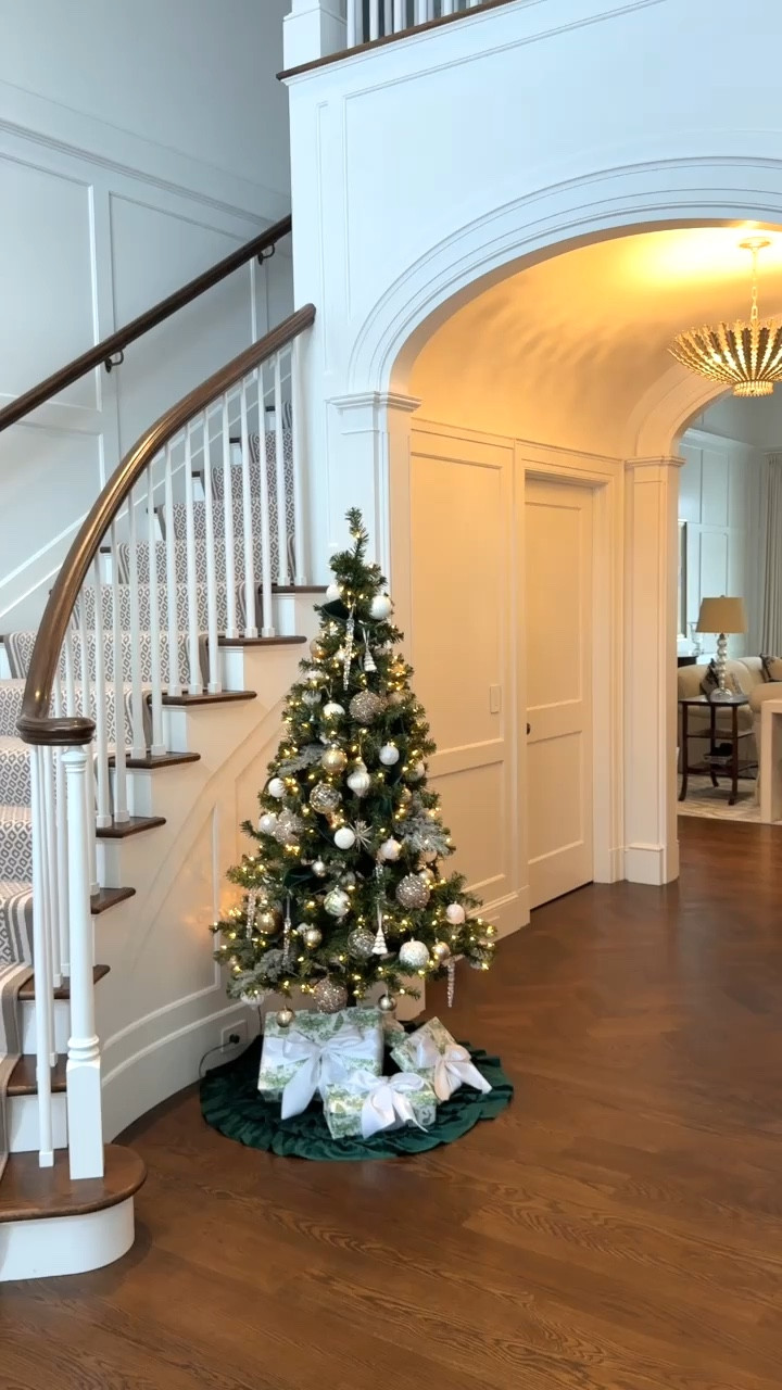 Foyer Christmas tree and nutcrackers! 

#LTKHoliday #LTKGiftGuide #LTKdayinmylife