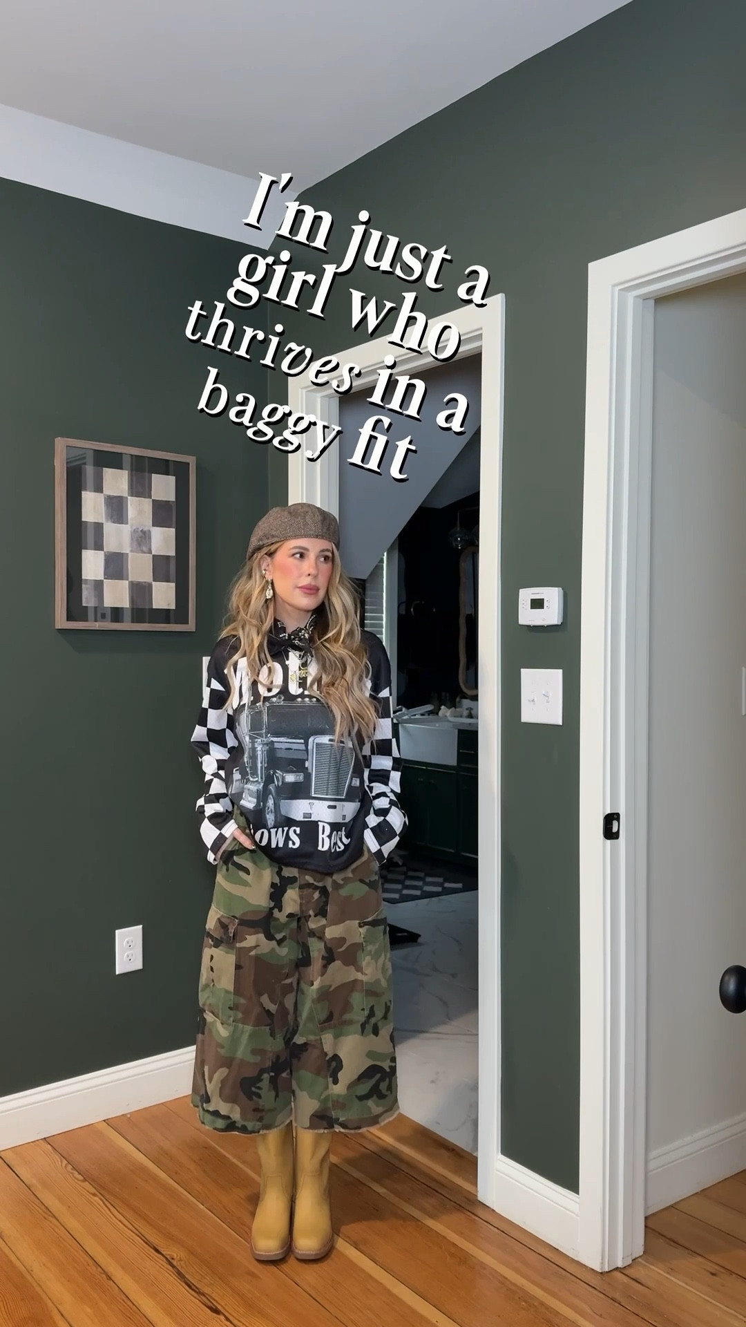 <baggy fit 🤎
Wearing a size 28 in the shorts and tightened them all the way with the adjustable waistband 🤌🏼
Shirt is @shopslater