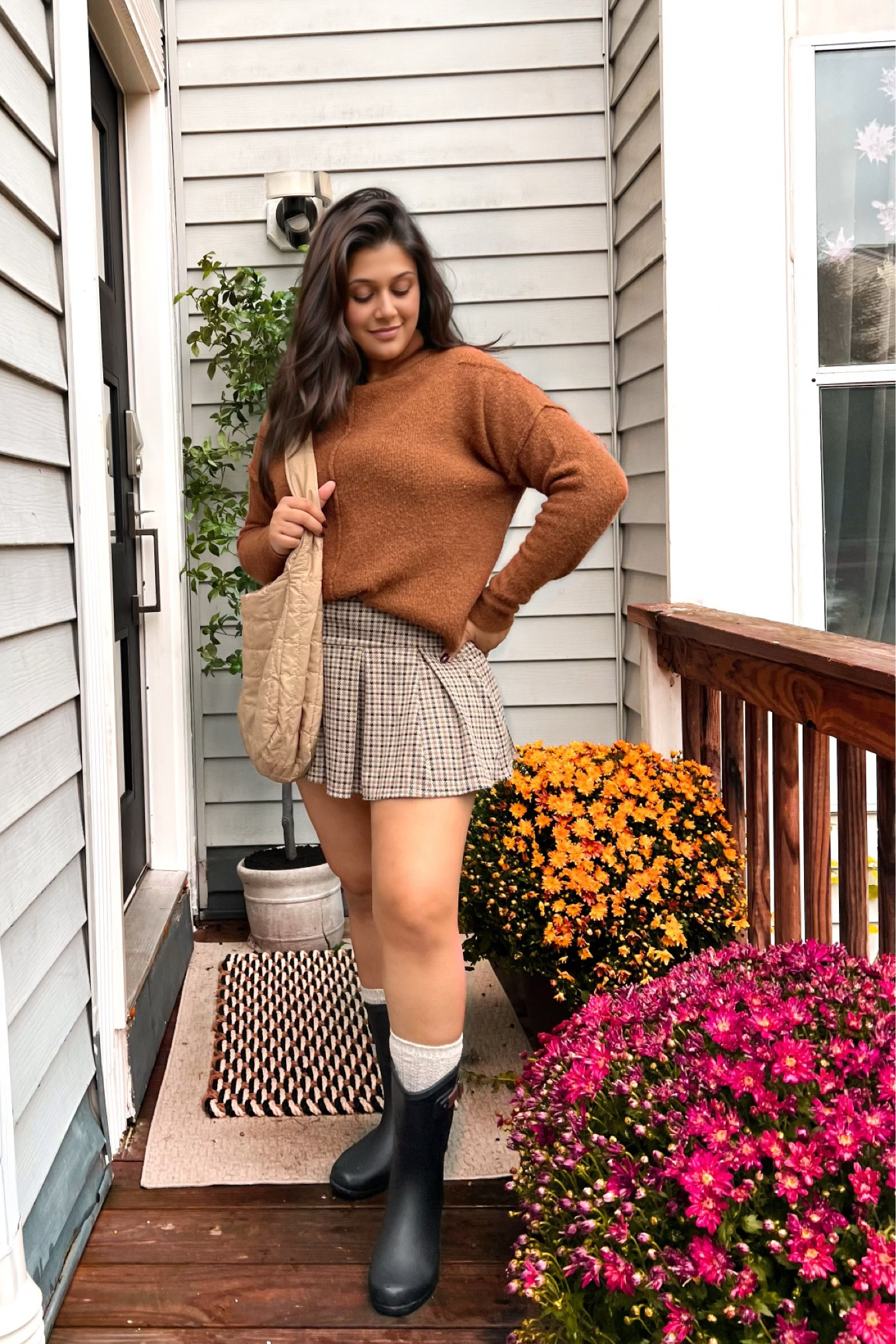 Easy fall outfit! Wearing a size medium in the top and skort! Boots are true to size

#LTKFindsUnder50 #LTKFallSale #LTKStyleTip