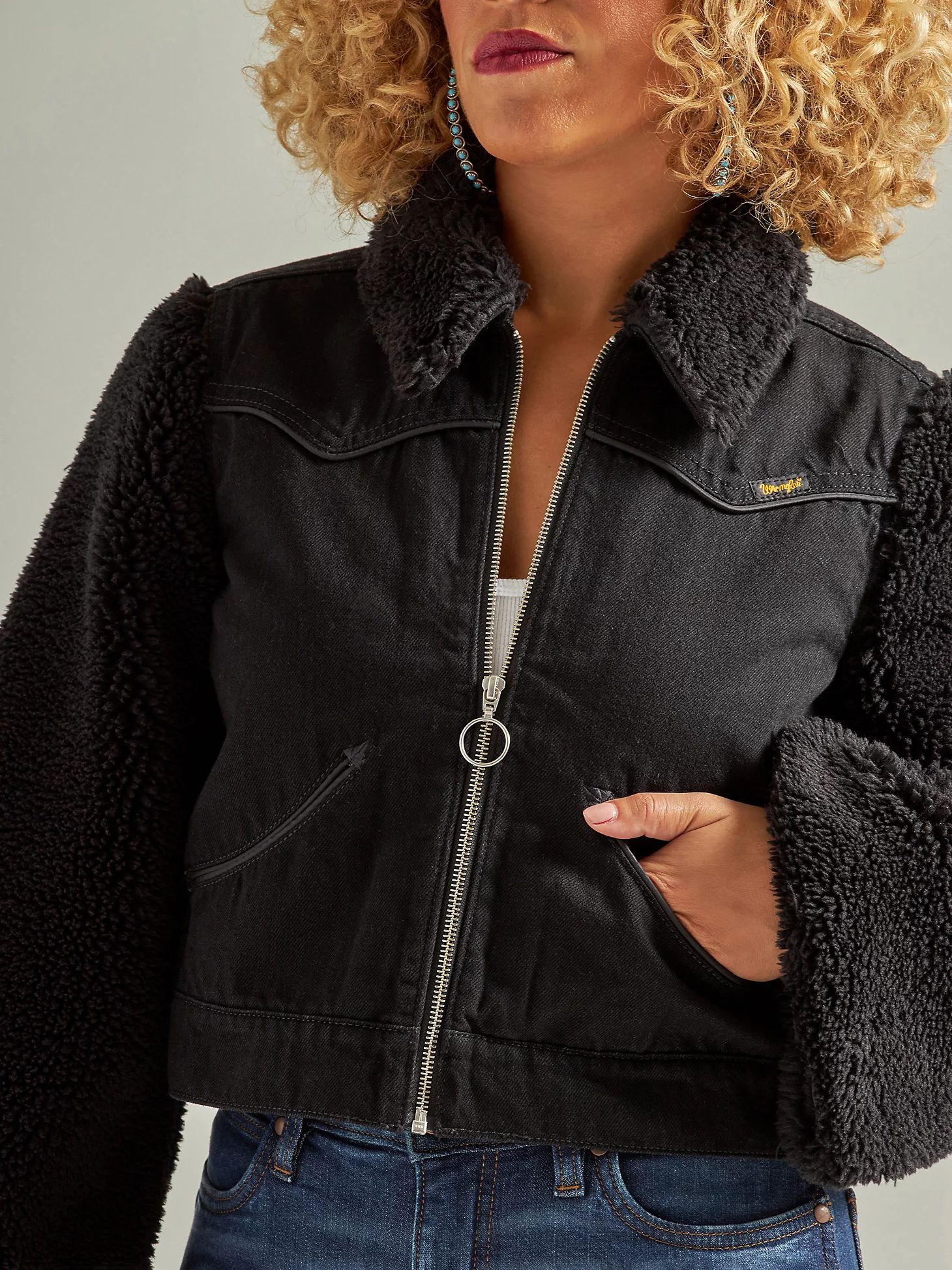 Women's Wrangler Retro® Denim Contrast Sleeve Jacket in Black | Wrangler