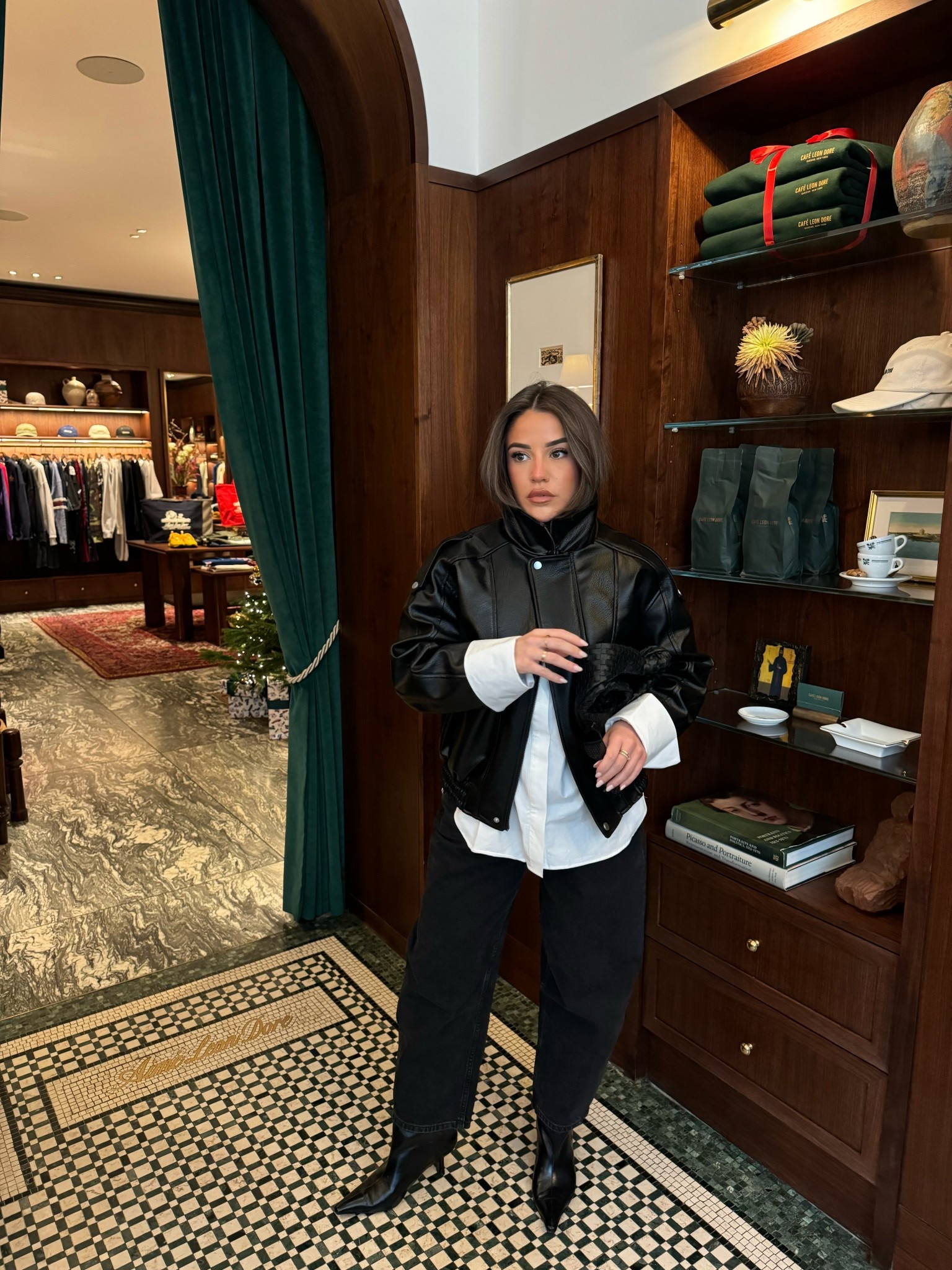Coffe run but make it chic, obsessed with the leather jacket and I love these petite wash jeans I found. Let me know if you love them! Such gorgeous outfit to be worn for any day time occasion 

#LTKwinter #LTKfestive #LTKuk