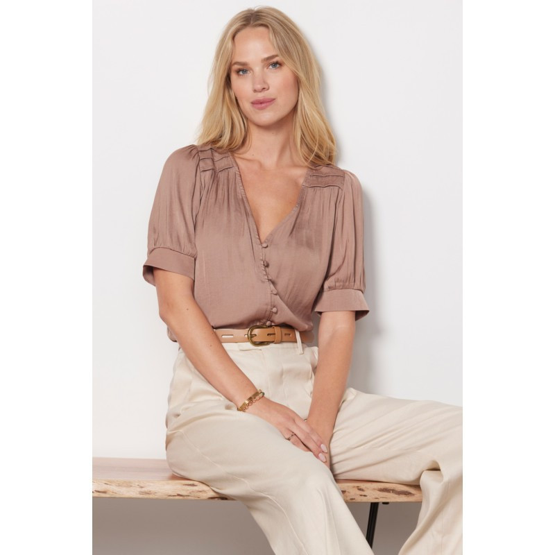 EVEREVE Audriana Satin Blouse | EVEREVE | Evereve