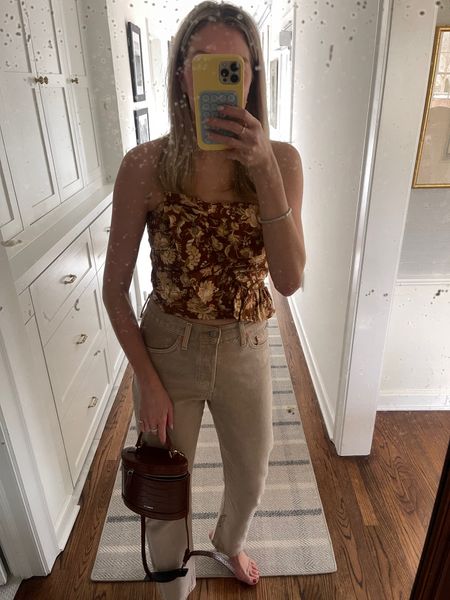 Easter weekend din! 

6 in the top
29 in the jeans (I like to size up)
Purse is Paris64 