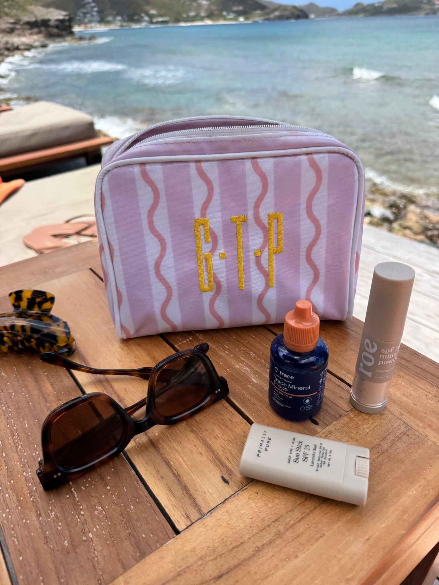 Poolside essentials🌞

These Weezie toiletry bags are my fav! Perfect for travel & make such a great gift as well💗