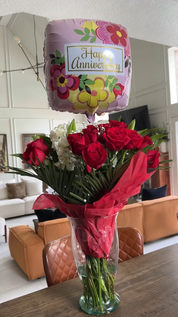 Trench
Faux leather Top
Bubble skirt
Mesh boots