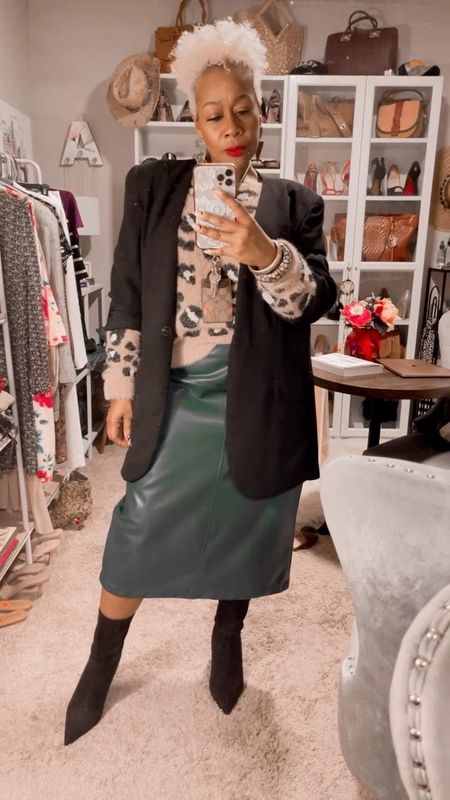 Styling my faux leather #express skirt and fuzzy #sweater…#blazer and skirt #thrifted! 💗

#LTKworkwear #LTKfindsunder50 #LTKstyletip