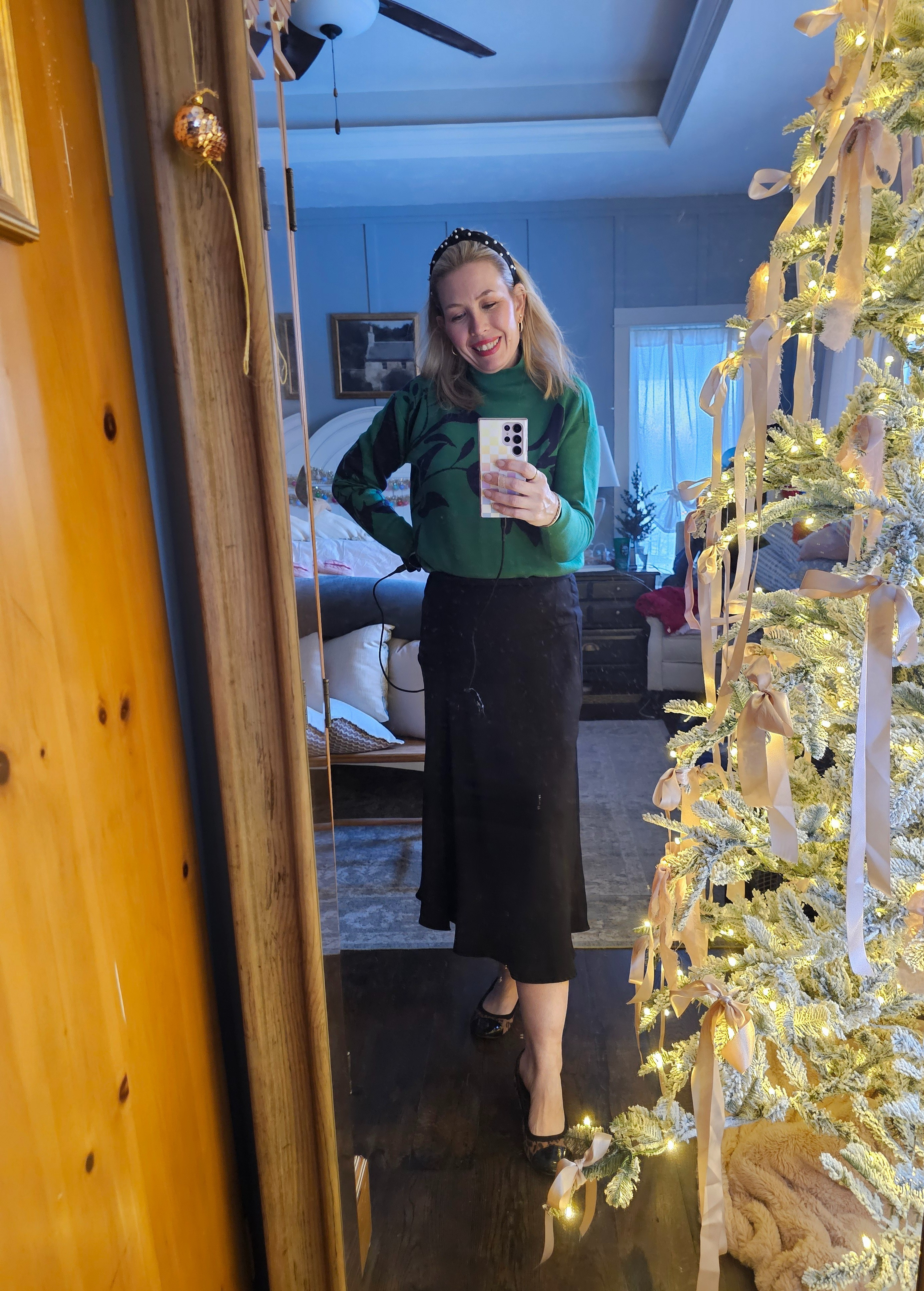 It's giving Blair

#LTKHoliday #LTKOver40 #LTKTall