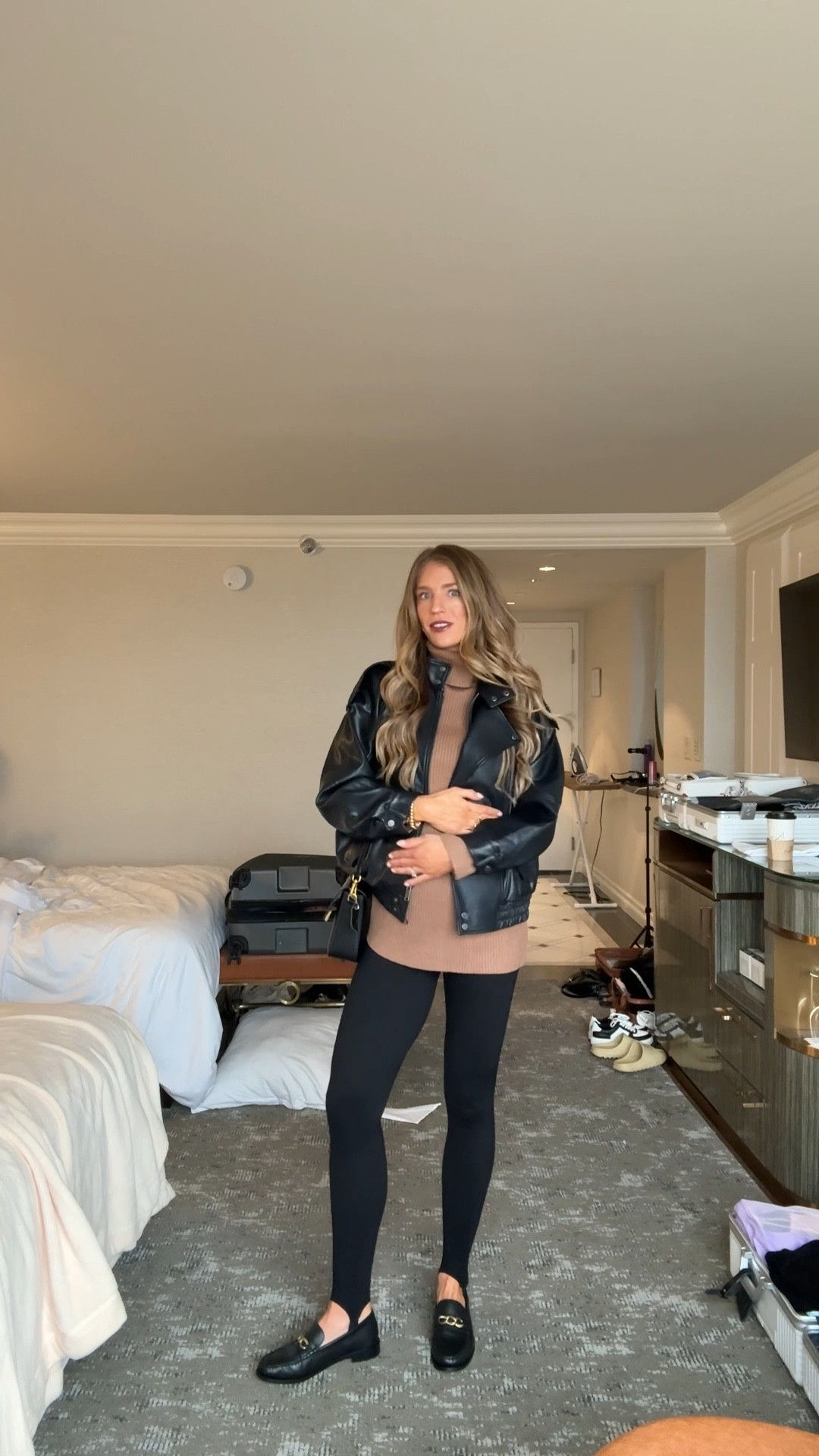 Shopping outfit I wore in Las Vegas. Tall girl friendly and buml friendly. Tall sizes in stirrup leggings (size medium long for pregnancy but usually a small)

My usual medium in sweater and leather bomber jacket (runs oversized)




Spanx, Abercrombie 

#LTKTall #LTKootd #LTKTravel