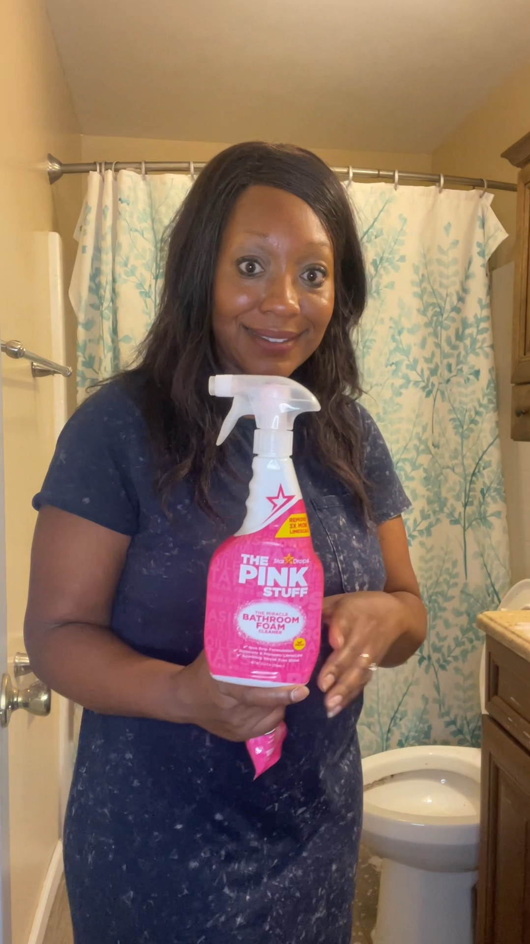 Bathroom Clean With Me ❤️ Love these products for getting a clean bathroom 😍😍😍 The Pink Stuff makes certain chores so satisfying ❤️ The color and the cleaning power is 💯 Follow my account for more and click the links to purchase my favorite products from my LTK Shop. 

#LTKHome #LTKFamily