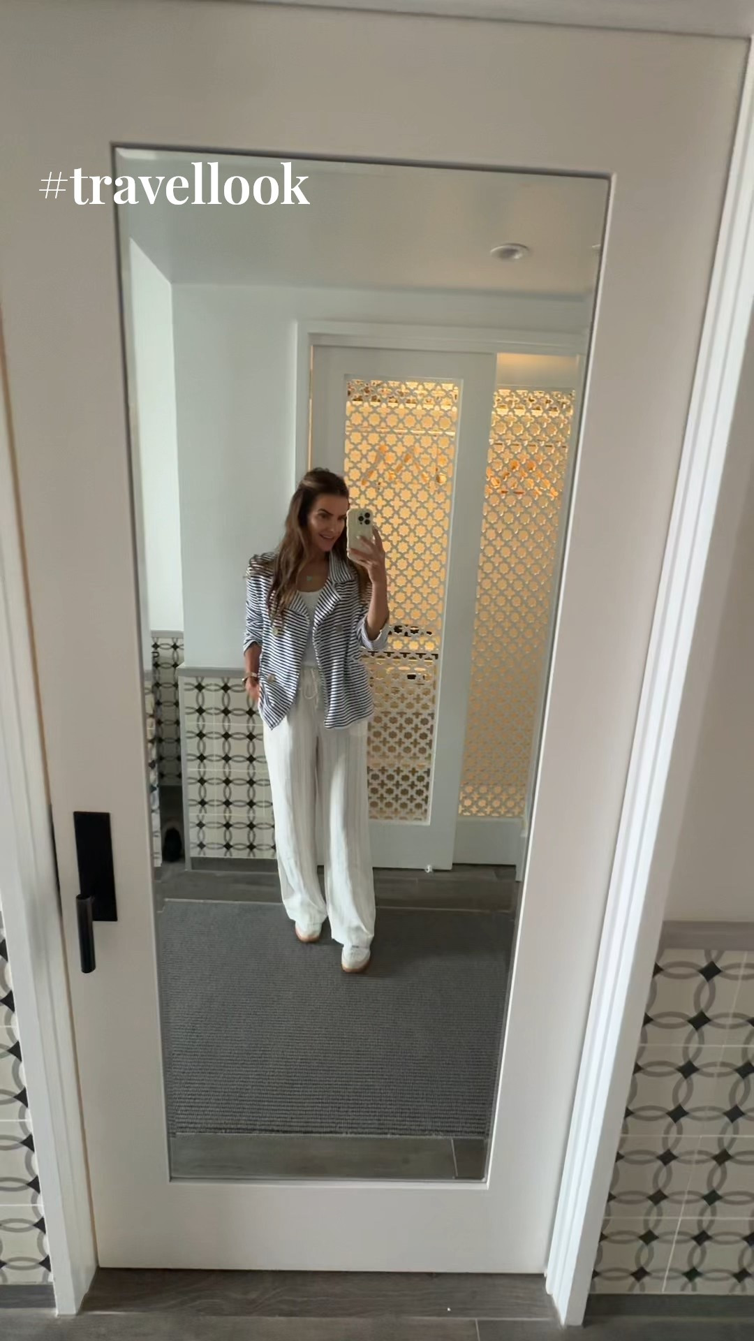 #travellook of the day wearing pants w pockets is a must for me & these linen pants you won’t believe it but are <$30 & i own sm colors 

along w my fav blazer for when i get cold, comfy tank & sneakers too!

i can wear the small or x-small shown here x-small in the pants 

& im wearing a small in the blazer (but can also wear the x-small) 

#LTKFindsUnder50 #LTKTravel #LTKStyleTip