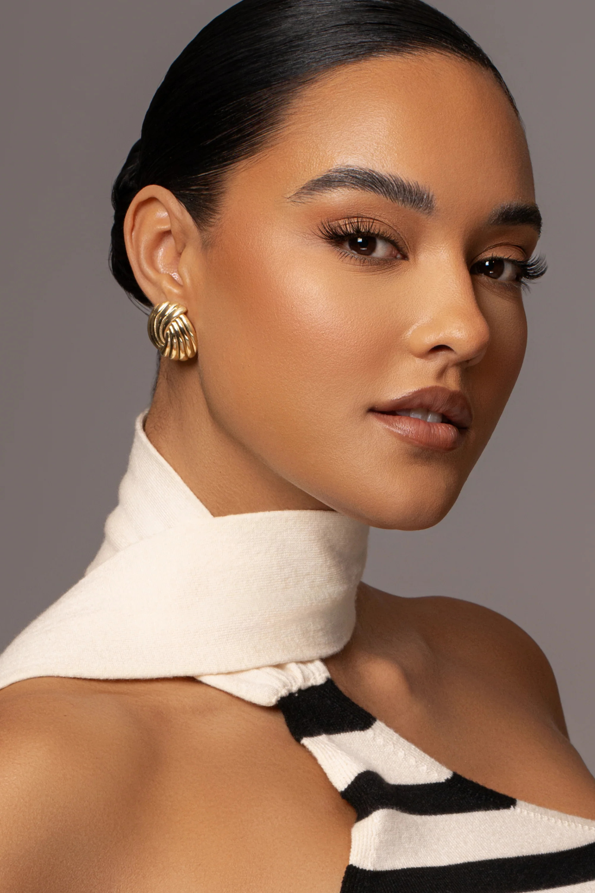 Gold Vani Round Earrings | JLUXLABEL