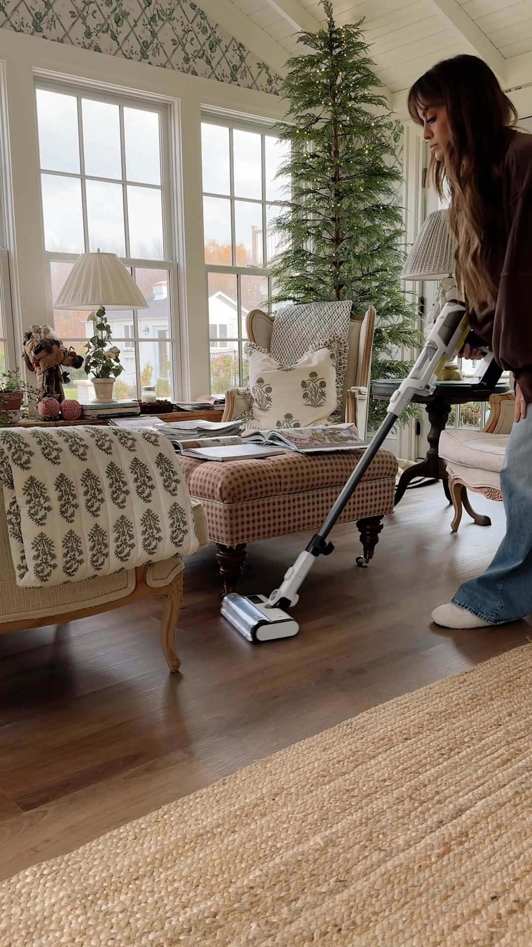 The handiest vacuum cleaner for every season and it’s @QVC I have a lot of reasons I like it, but the main one is the charging stand that empties the bin for you!! 

#LoveQVC #ad

#LTKGiftGuide #LTKVideo #LTKSaleAlert