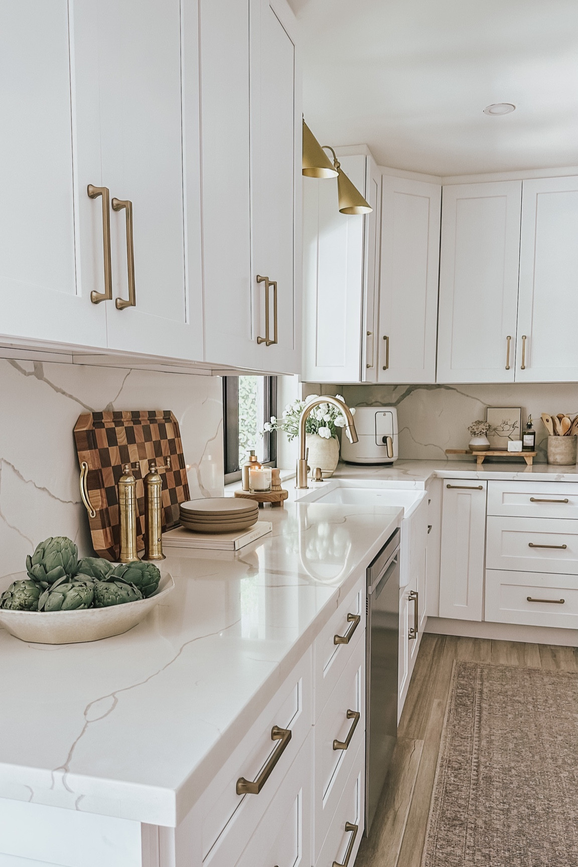 Kitchen decor #kitchen #kitchendecor #kitchensink #kitchenrug #kitchenrunner #kitchenlights #saltandpeppermills #cookbooks #kitchenhardware #kitchenfaucet #bowl #cuttingboard #kitcheninspo #homefinds #vase #riser #farmhousesink #whitekitchen #target #targethome #amazon #amazonhome #loloi #springdecor #summerdecor 

#LTKunder50 #LTKhome #LTKSeasonal