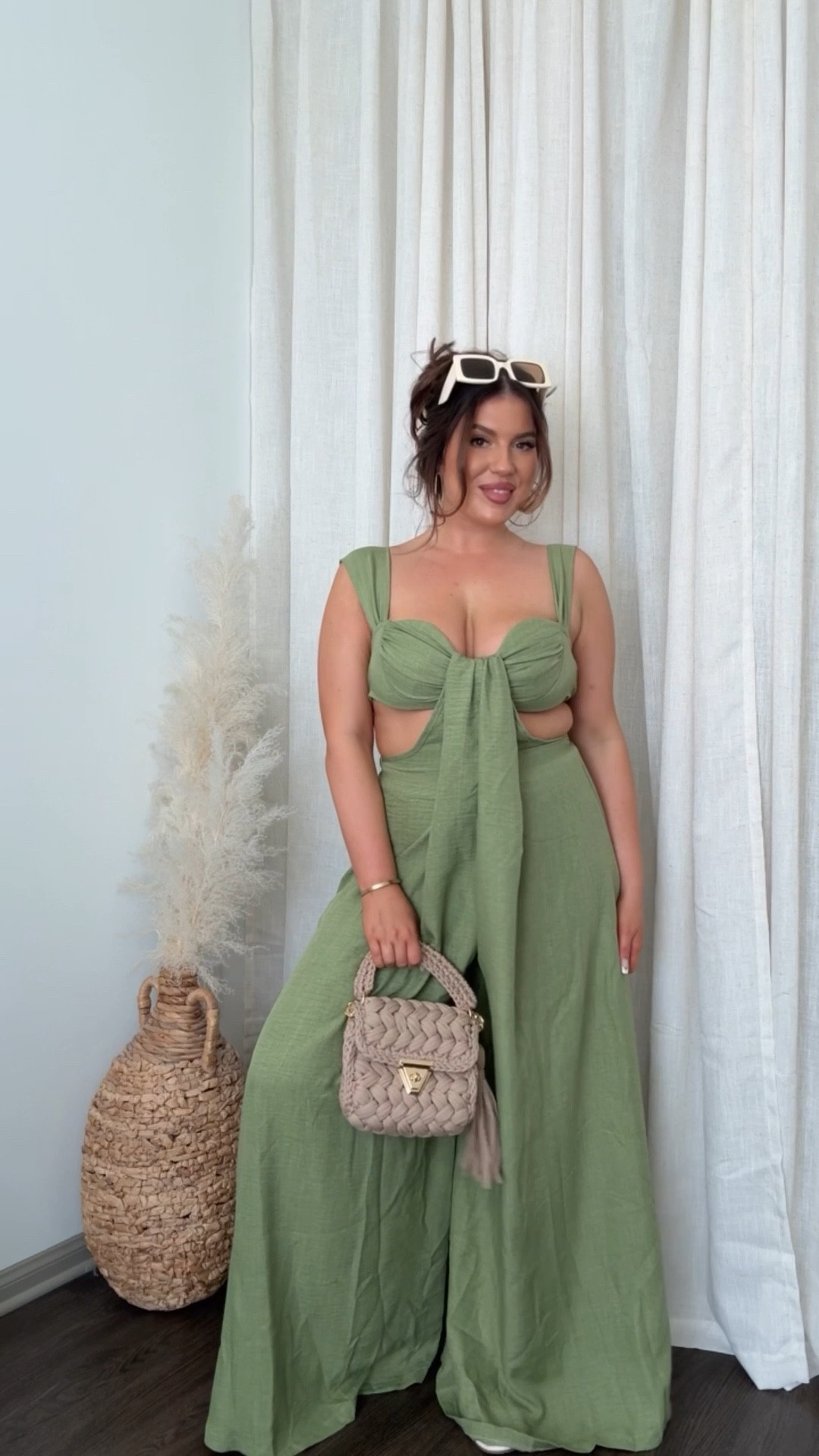 Vacation Look! (Or summer/spring!) wearing a L (back straps are stretchy smocked material!) I’m 5’5

Also linked accessories!

#LTKSaleAlert #LTKFindsUnder50 #LTKMidsize