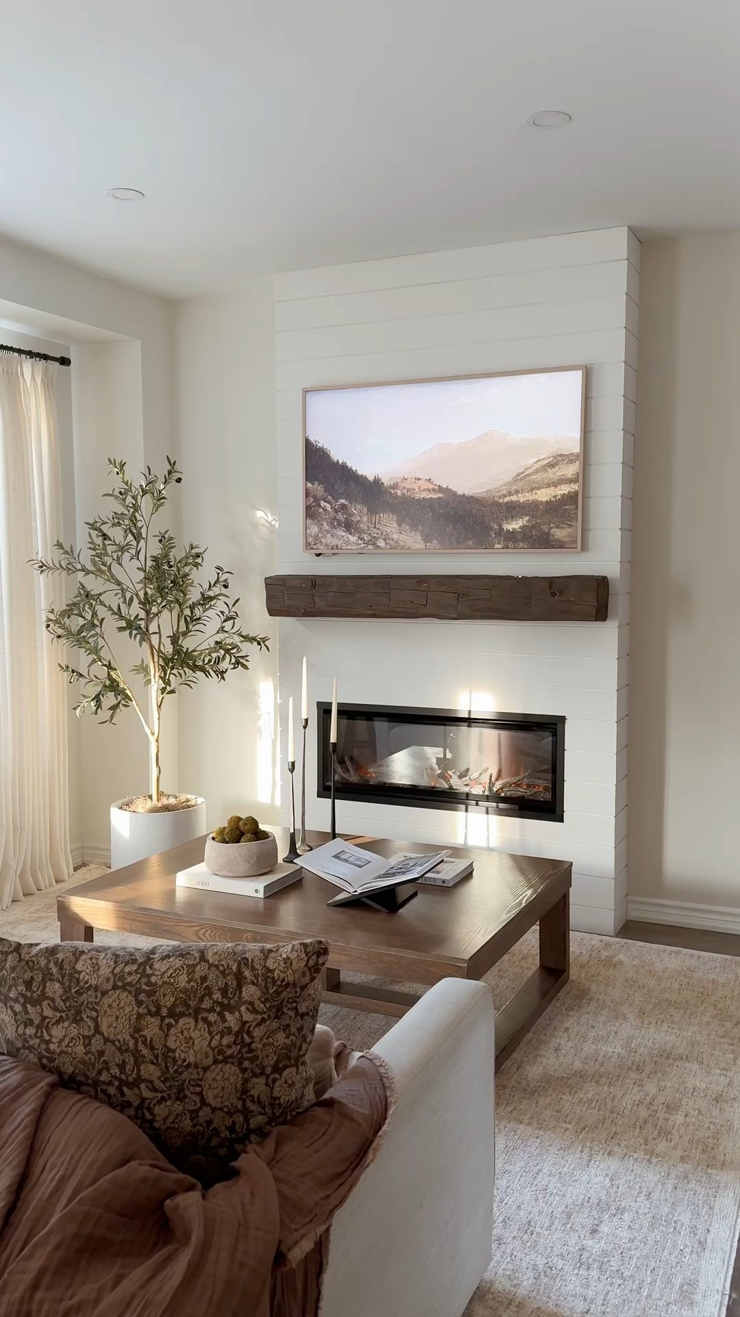 Can you spot my favourite @wayfair finds? You can easily shop my favourite items from each room in the links below. Shopping #wayfair has made it easier to create a cohesive home, where each room complements the others - first you find your style, then you find it all on Wayfair. 

#WayfairPartner
