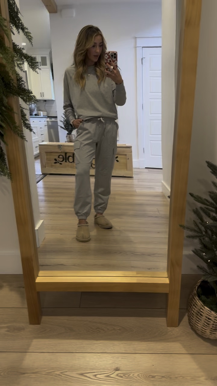 In my comfy new set from Vuori! This would make the most perfect gift this holiday season! 

#LTKWatchNow #LTKCyberWeek #LTKGiftGuide