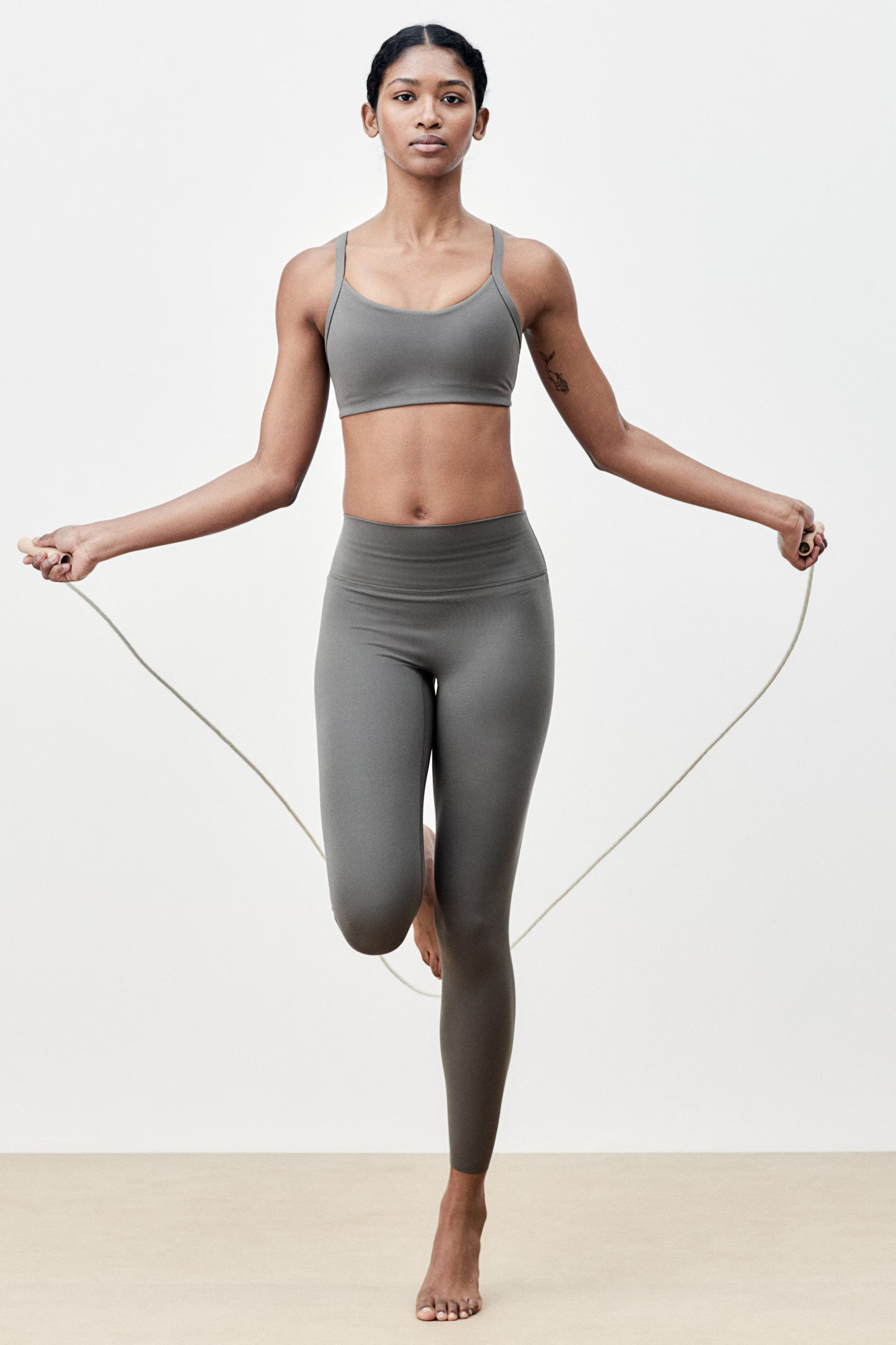 Sports leggings with SoftMove™ | H&M (UK, MY, IN, SG, PH, TW, HK)