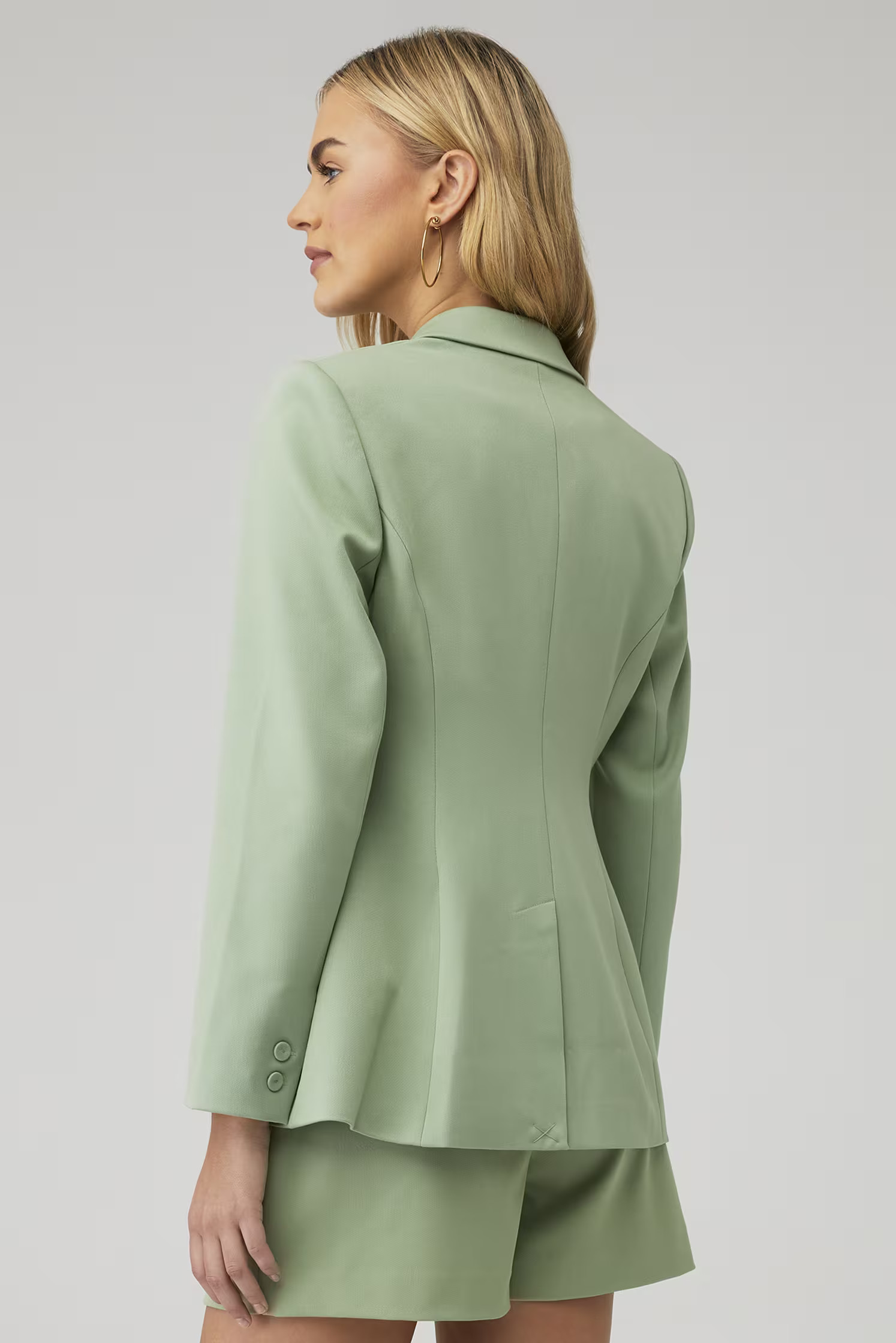 THE FAVORITE BLAZER | FashionPass